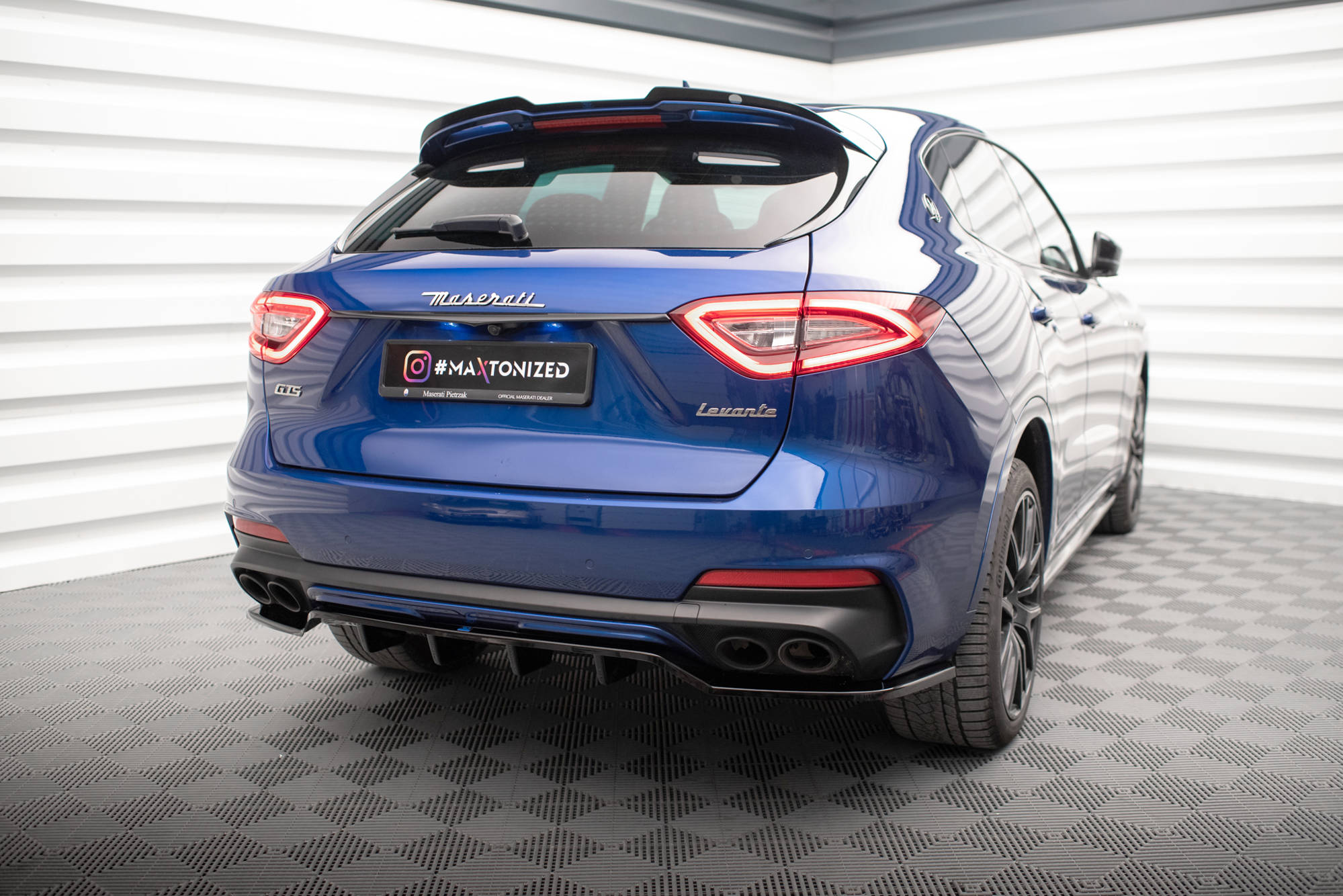 Frontspoiler Lippe, Seitenschweller und Heckdiffusor Satz Maserati Levante GTS Mk1