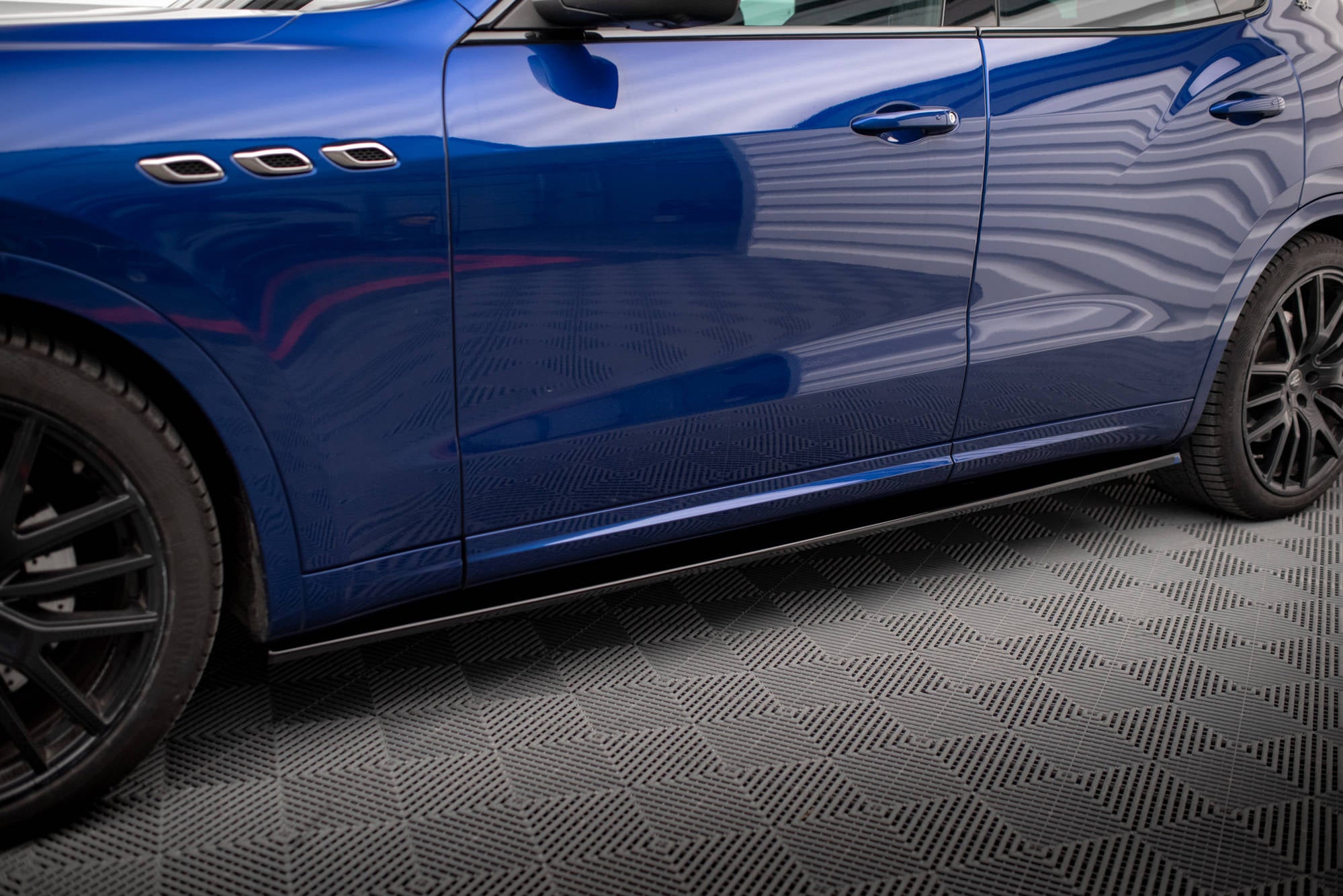 Frontspoiler Lippe, Seitenschweller und Heckdiffusor Satz Maserati Levante GTS Mk1