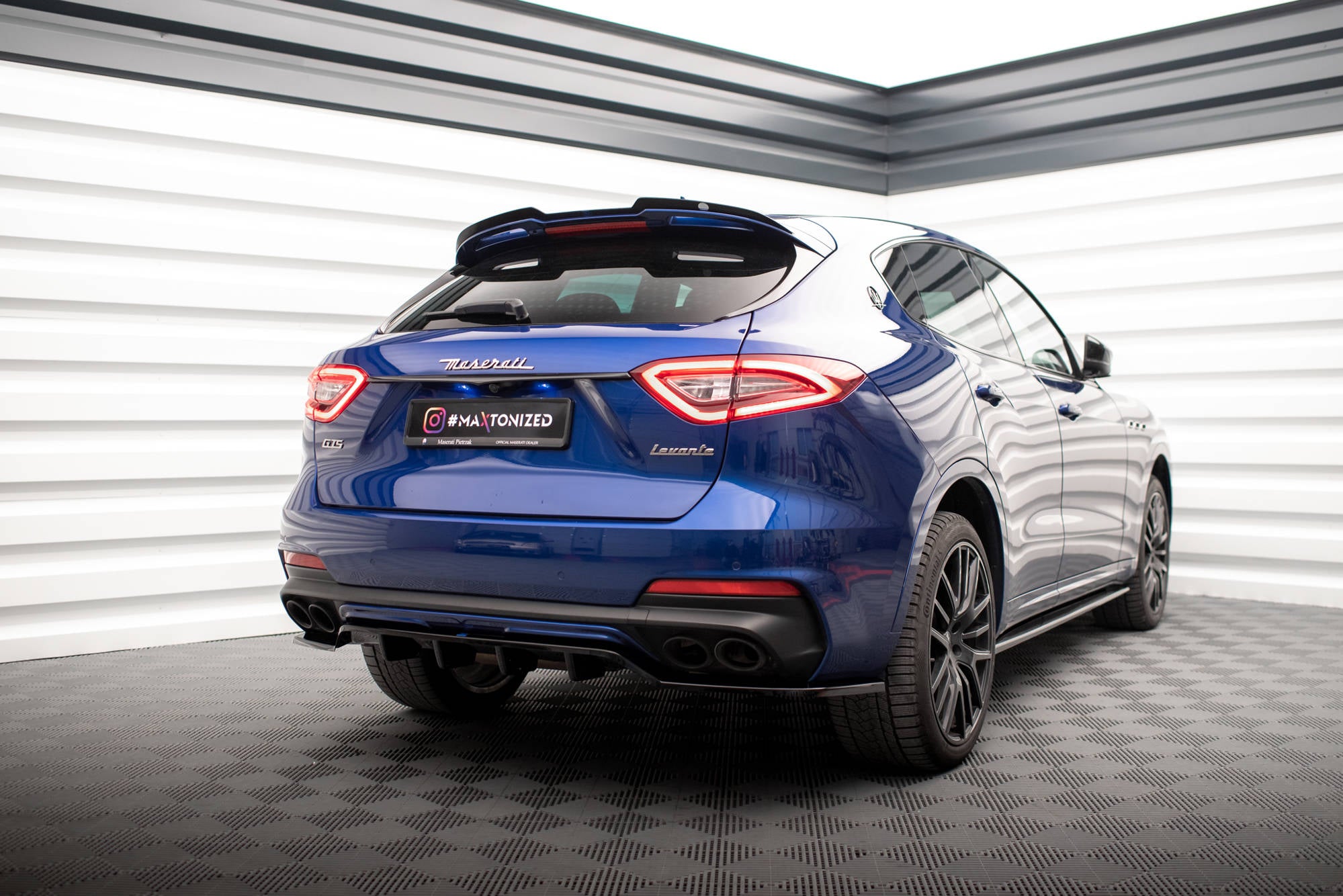 Frontspoiler Lippe, Seitenschweller und Heckdiffusor Satz Maserati Levante GTS Mk1