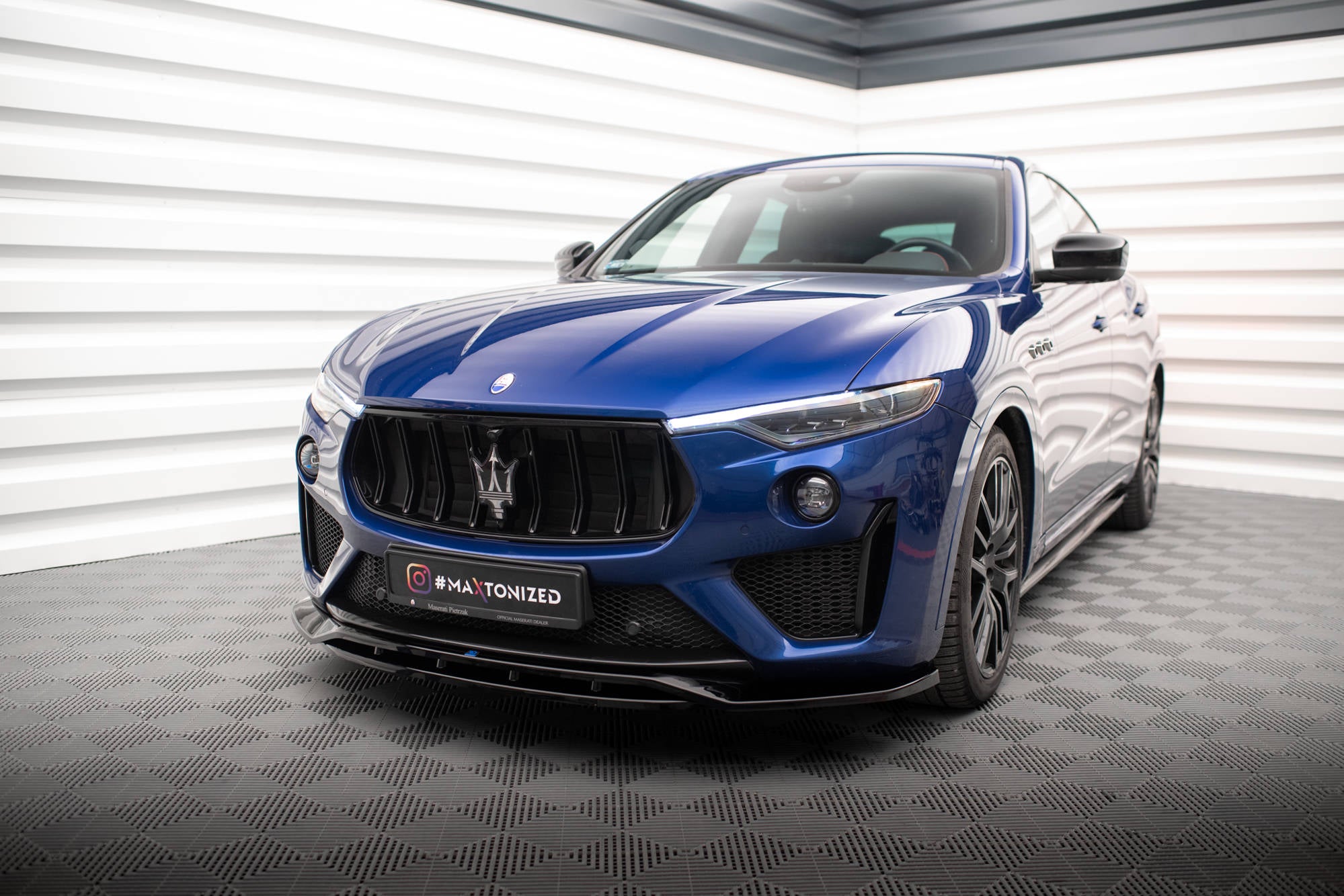 Frontspoiler Lippe, Seitenschweller und Heckdiffusor Satz Maserati Levante GTS Mk1