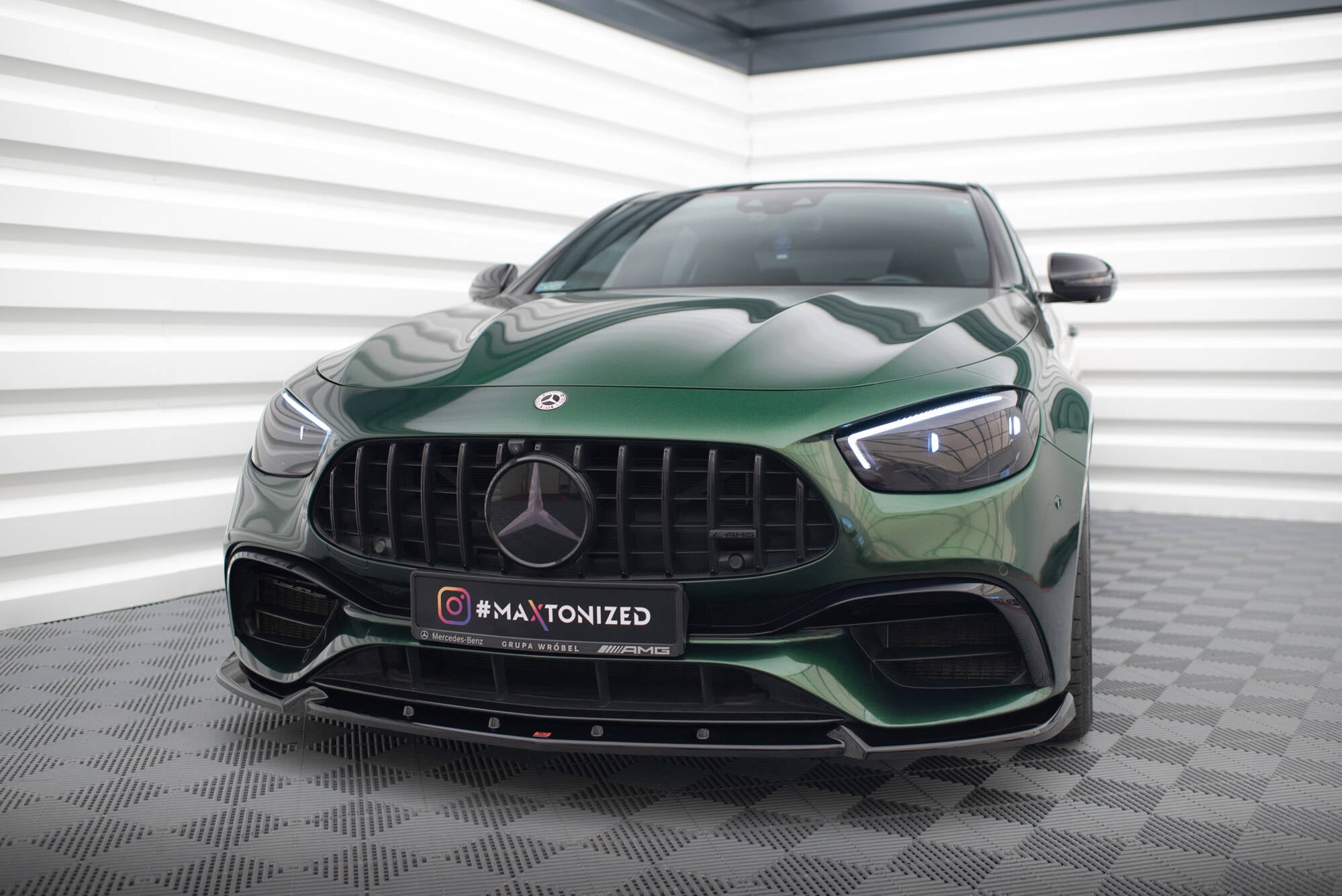 Frontspoiler Lippe, Seitenschweller, Heckdiffusor und Heckseiten Flaps Mercedes-AMG E63 W213 Facelift