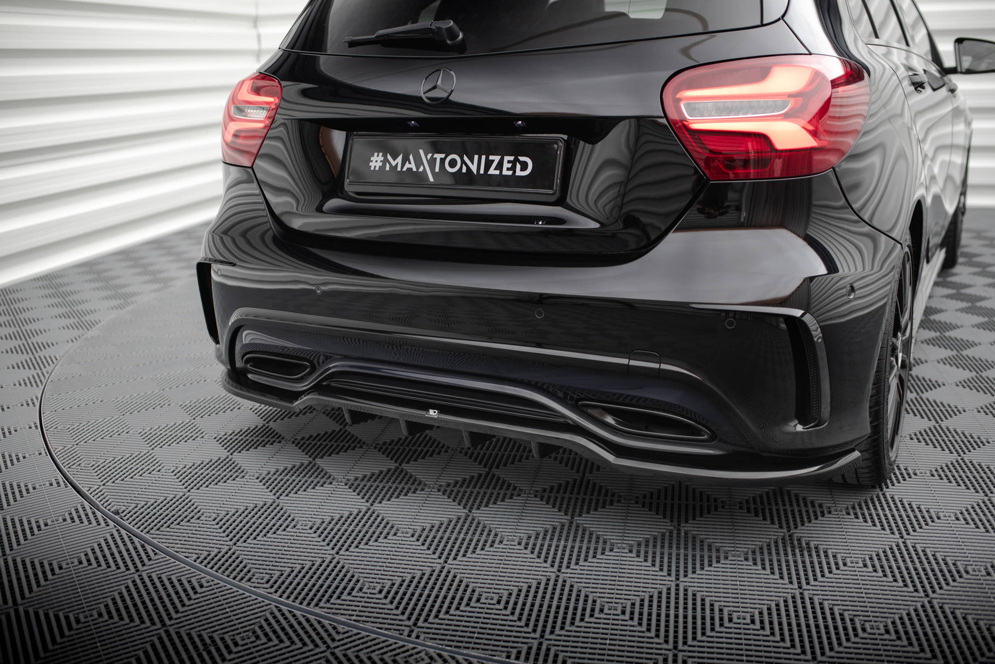 Set Frontspoiler Lippe, Seitenschweller, Heckdiffusor Mercedes-Benz A AMG-Line W176 Facelift