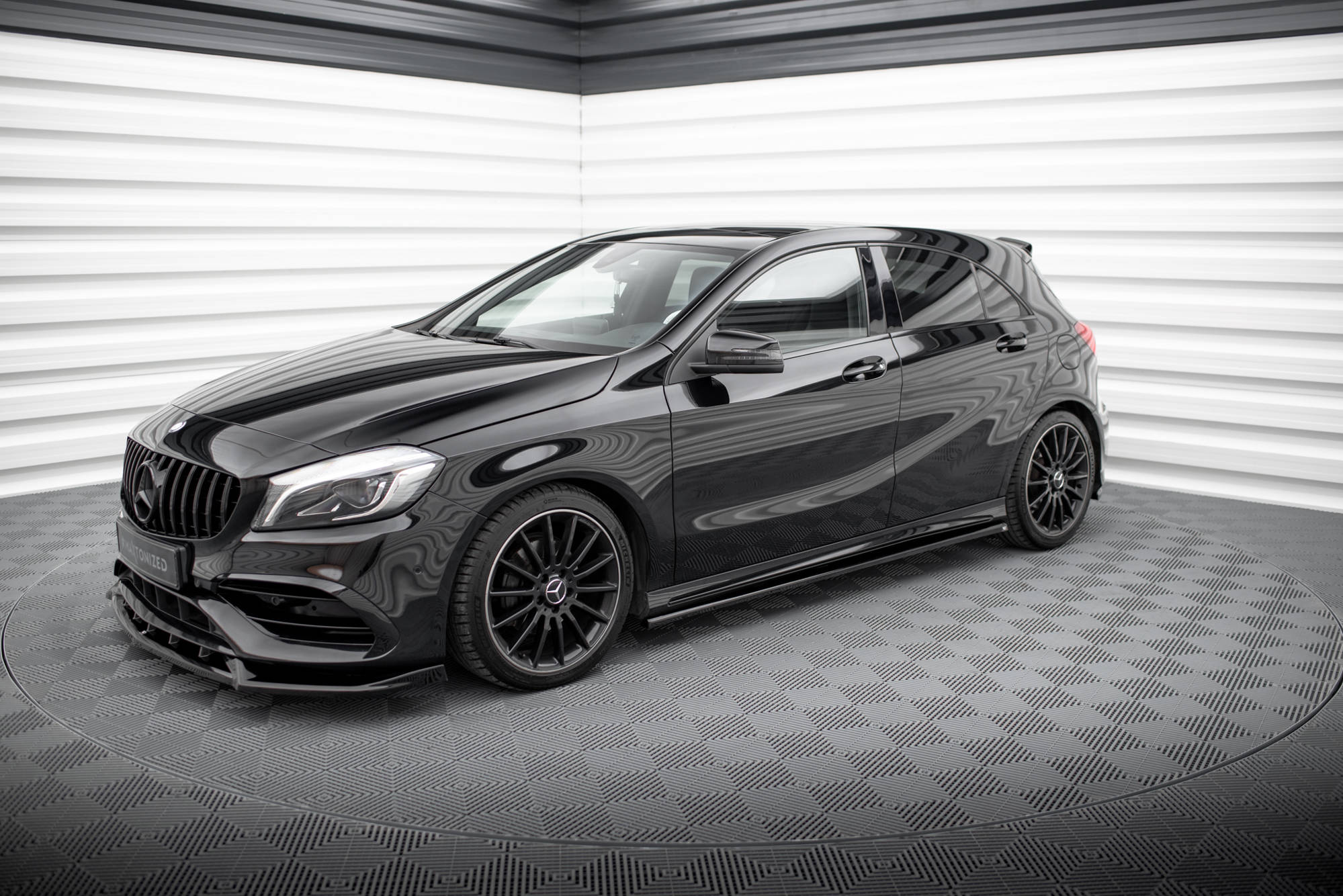 Set Frontspoiler Lippe, Seitenschweller, Heckdiffusor Mercedes-Benz A AMG-Line W176 Facelift