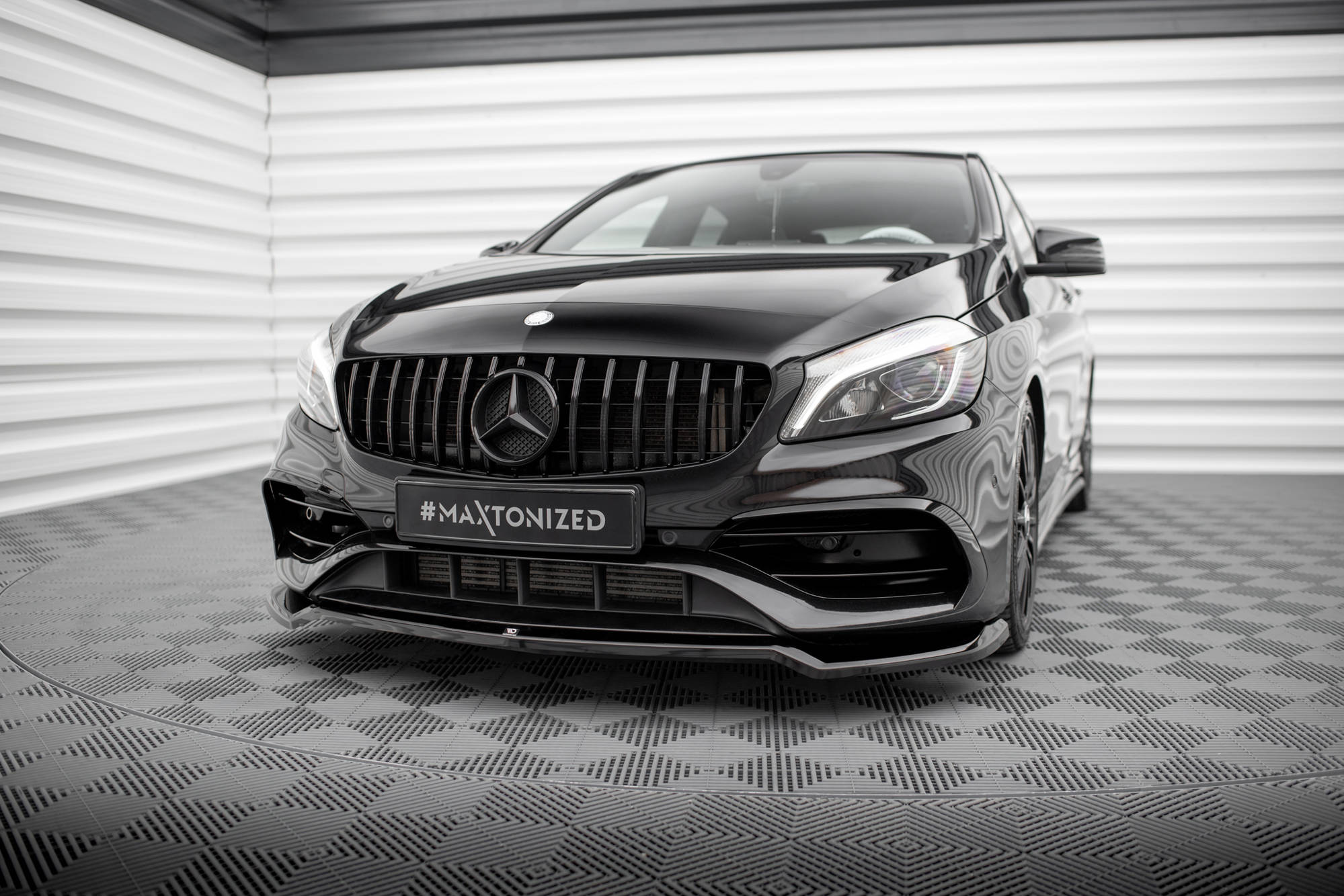 Set Frontspoiler Lippe, Seitenschweller, Heckdiffusor Mercedes-Benz A AMG-Line W176 Facelift