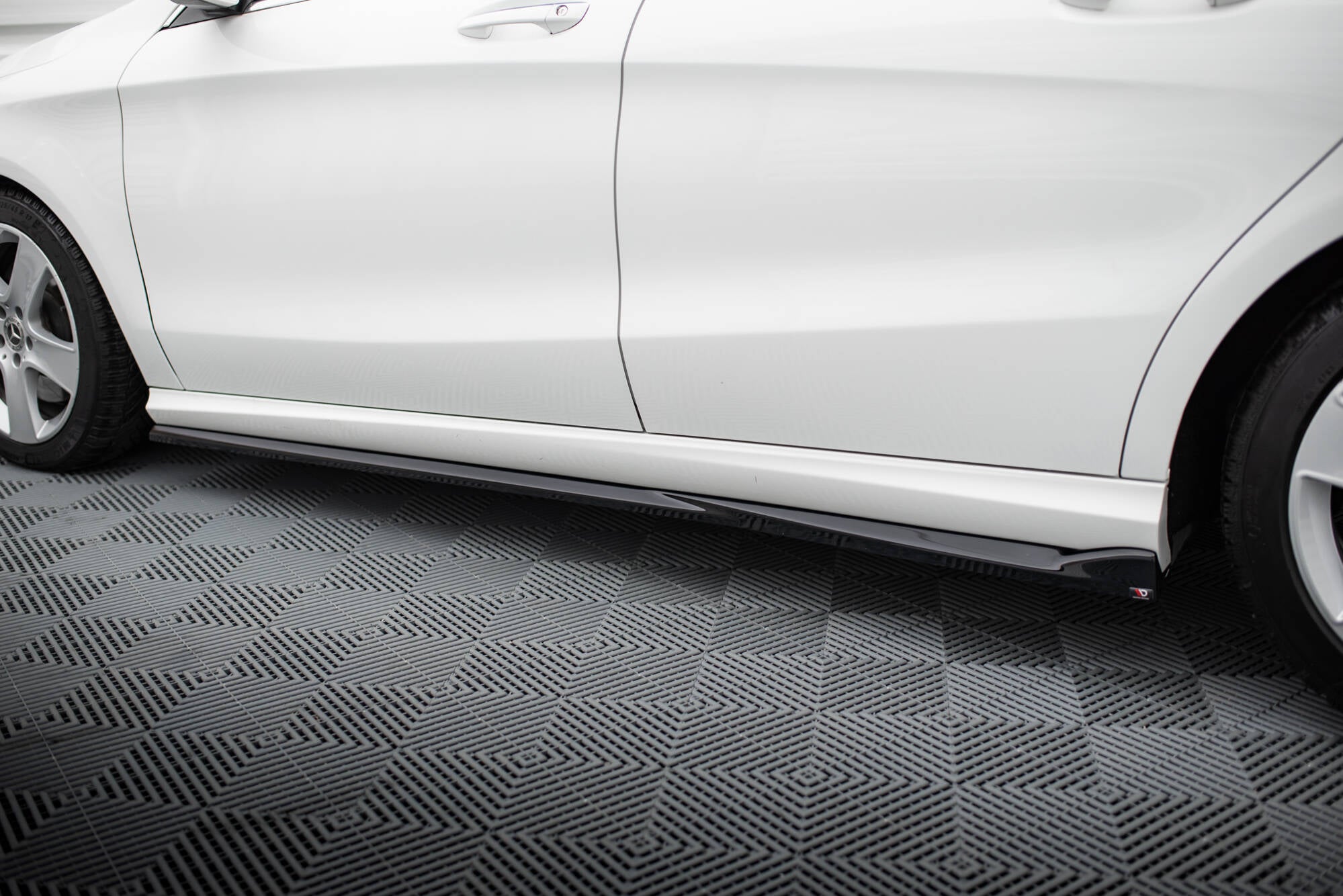 Frontspoiler Lippe, Seitenschweller, Heckdiffusor Satz Mercedes-Benz CLA C117 Facelift