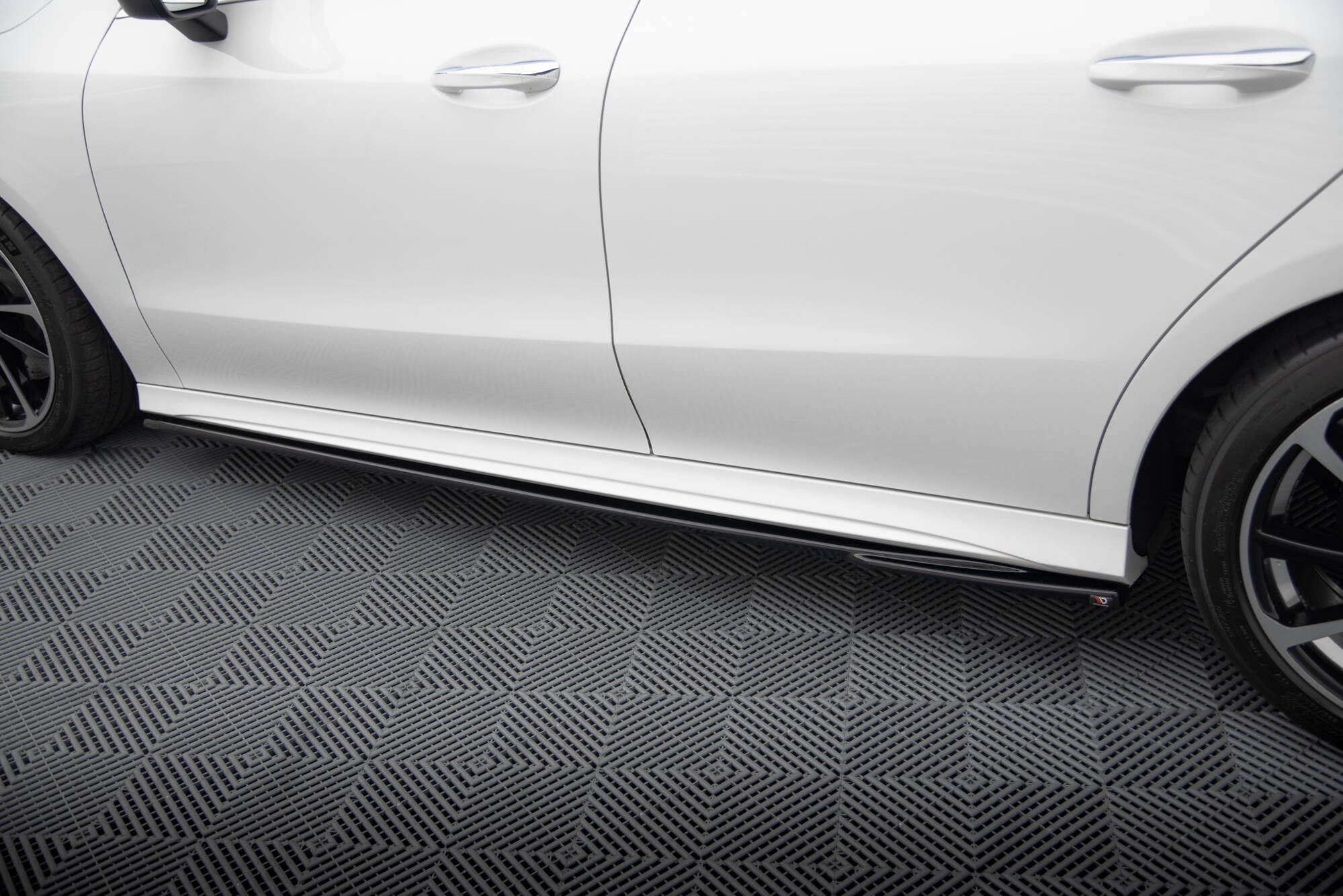 Frontspoiler Lippe, Seitenschweller, Heckdiffusor Mercedes-Benz CLA Shooting Brake AMG-Line X118