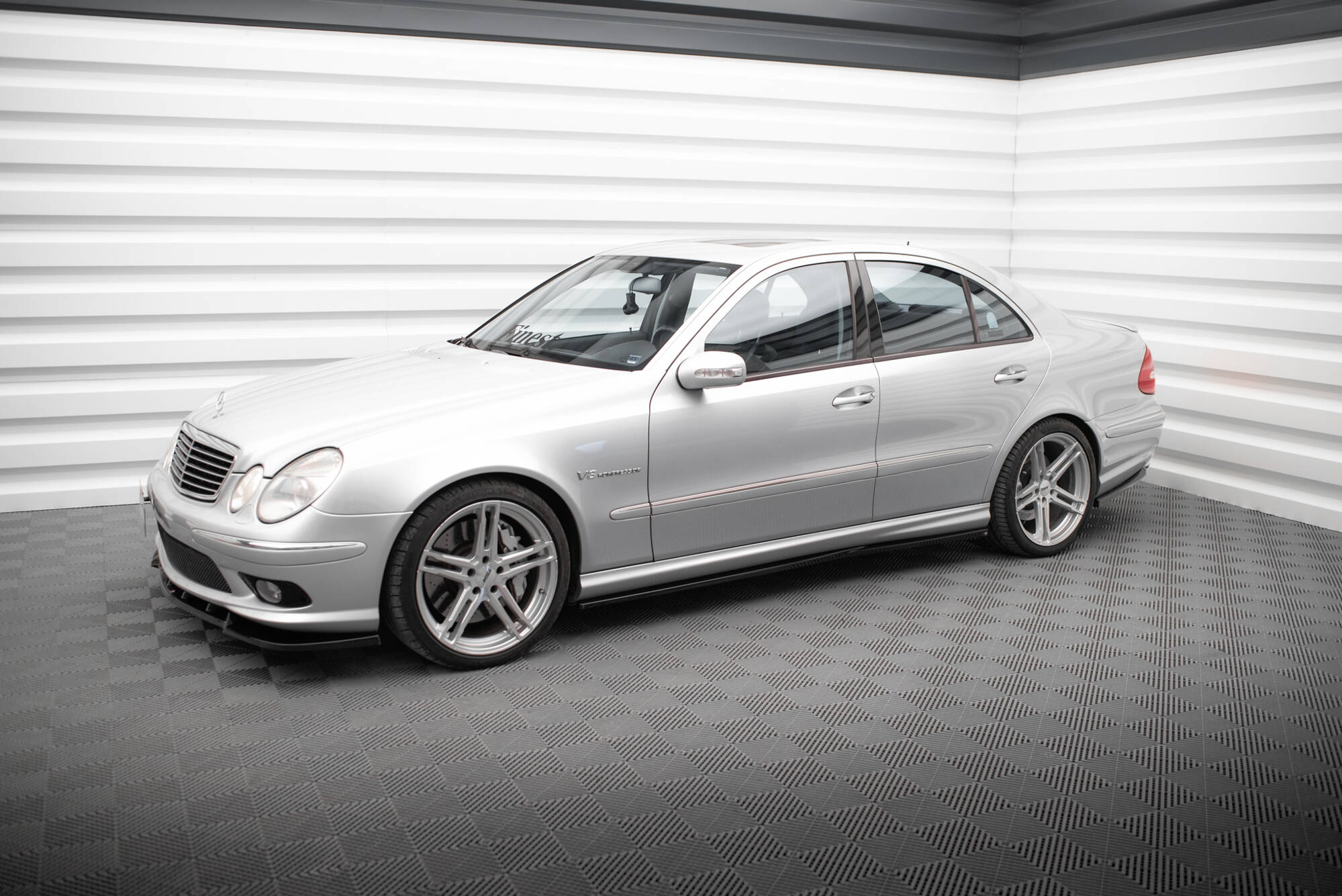 Frontspoiler Lippe, Seitenschweller und Heckdiffusor Satz Mercedes-Benz E 55 AMG W211