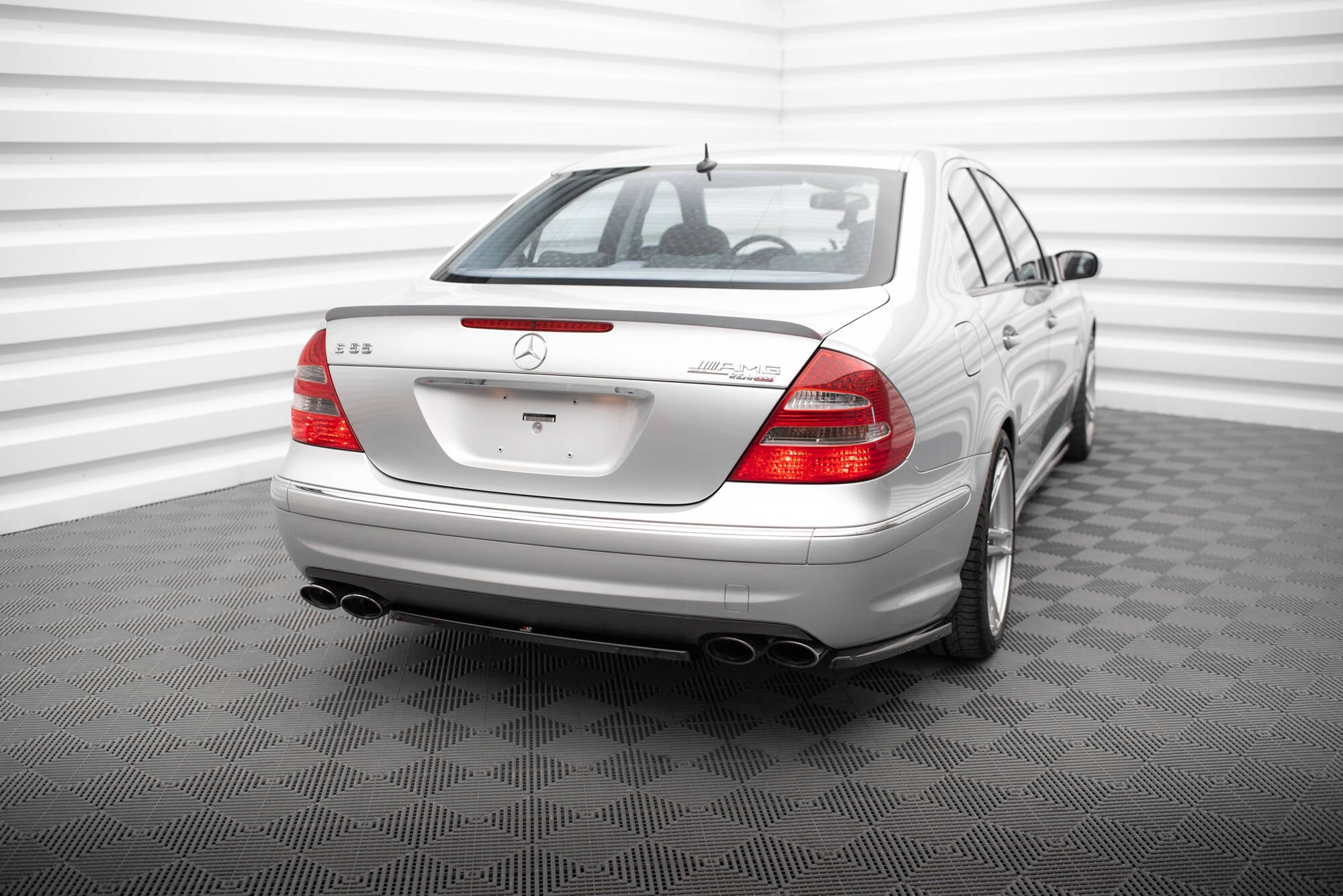 Frontspoiler Lippe, Seitenschweller und Heckdiffusor Satz Mercedes-Benz E 55 AMG W211