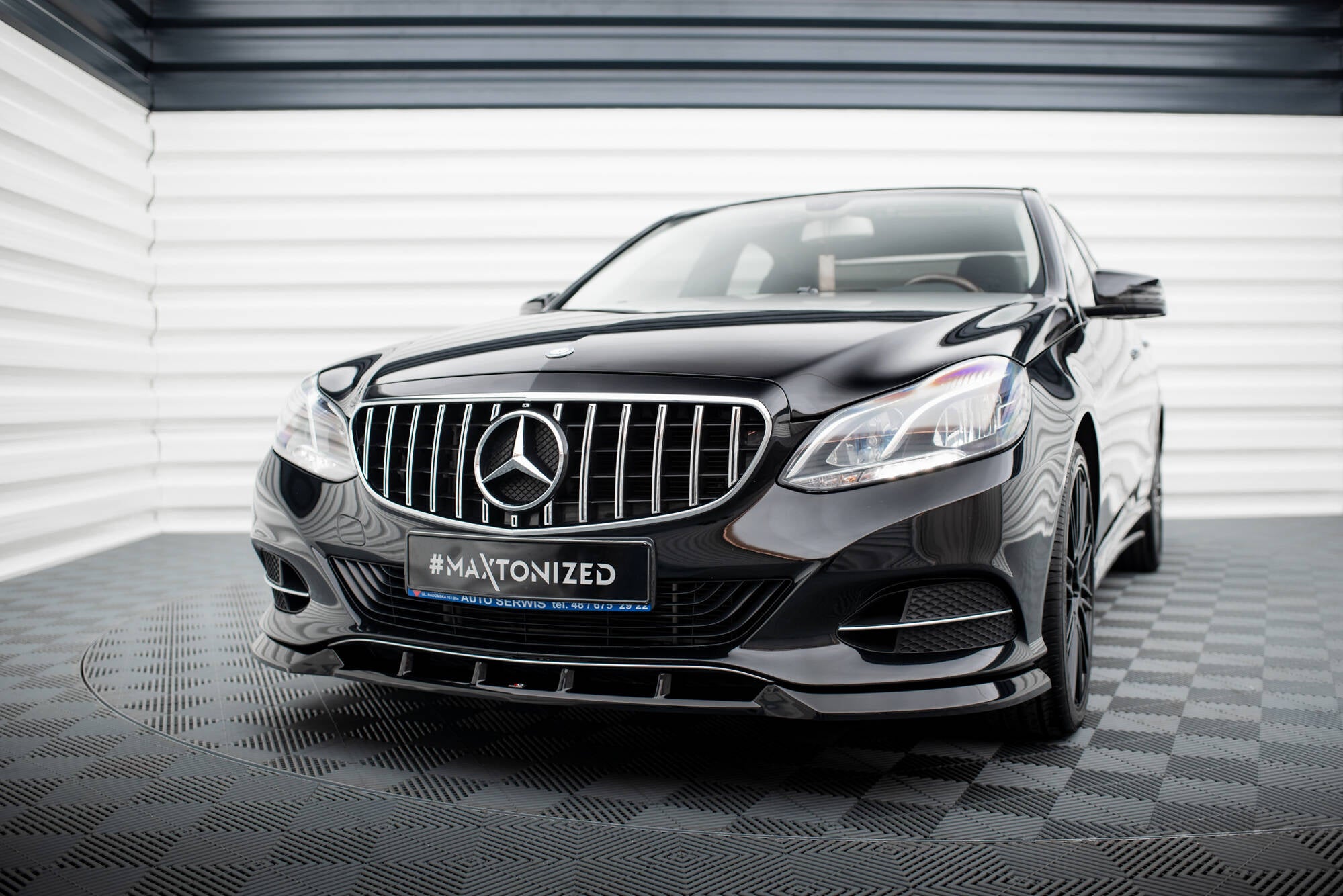 Frontspoiler Lippe, Seitenschweller und Heckdiffusor Mercedes-Benz E Sedan W212 Facelift