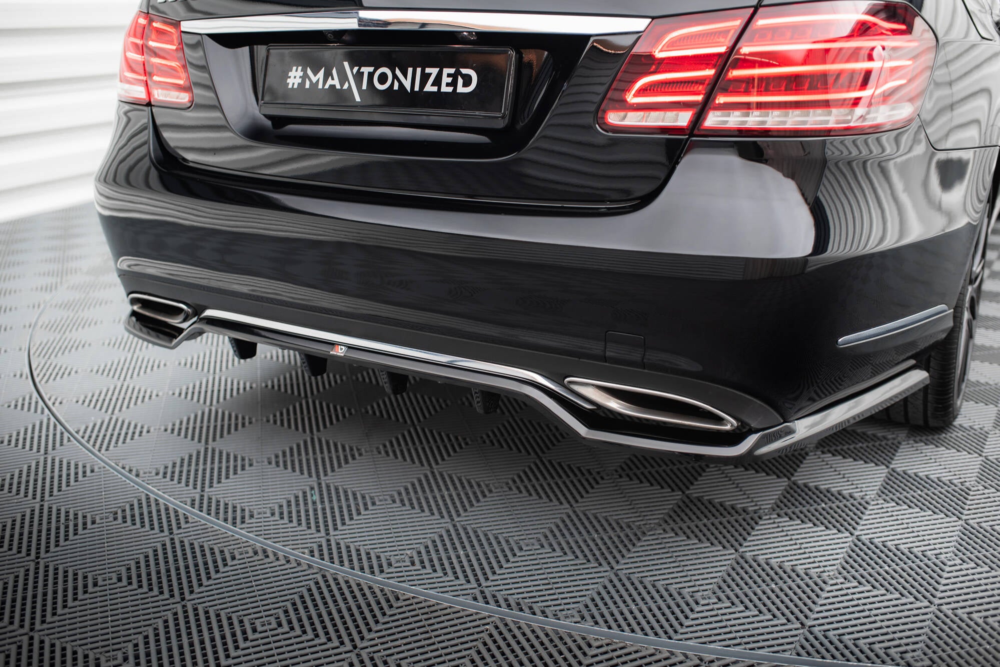 Frontspoiler Lippe, Seitenschweller und Heckdiffusor Mercedes-Benz E Sedan W212 Facelift
