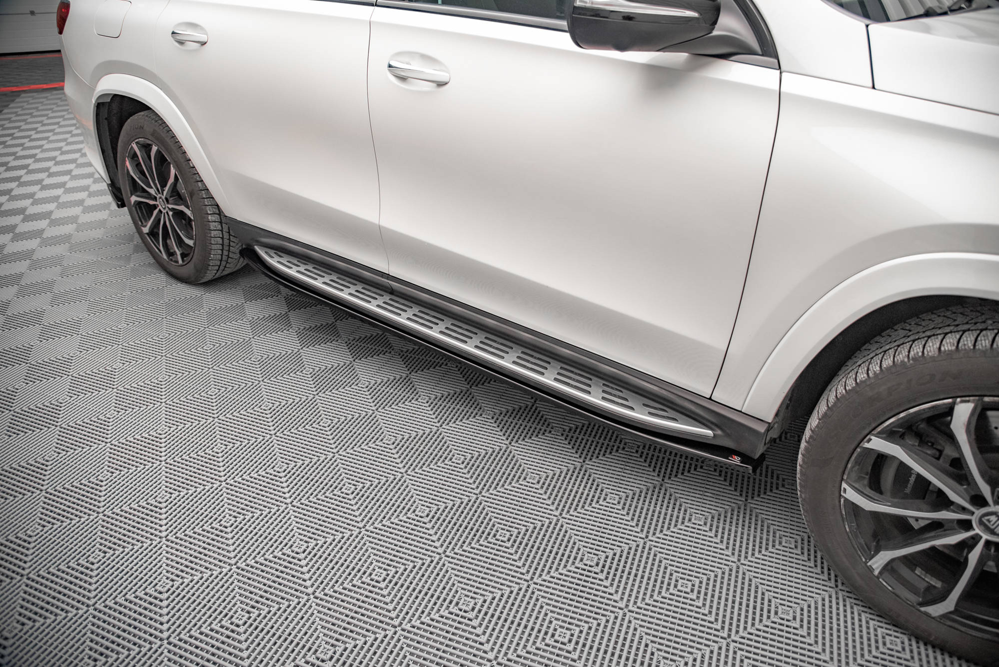 Frontspoiler Lippe, Seitenschweller und Heckdiffusor Satz Mercedes-Benz GLS AMG-Line X167