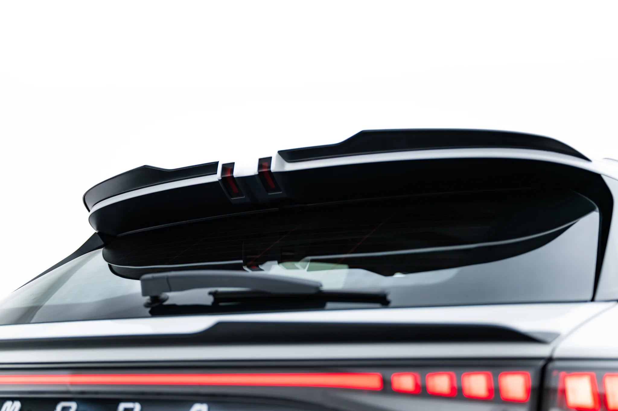 Frontspoiler Lippe, Seitenschweller, Heckdiffusor Omoda 9 MK1