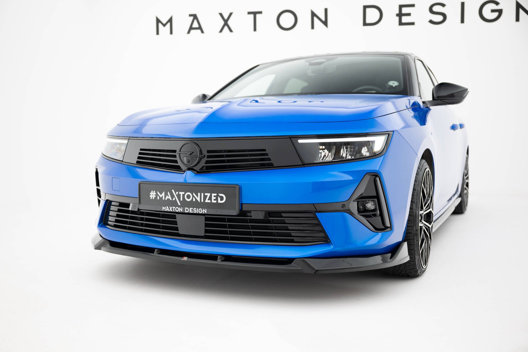 Frontspoiler Lippe, Seitenschweller und Heckdiffusor Opel Astra Sports Tourer L (MK6)