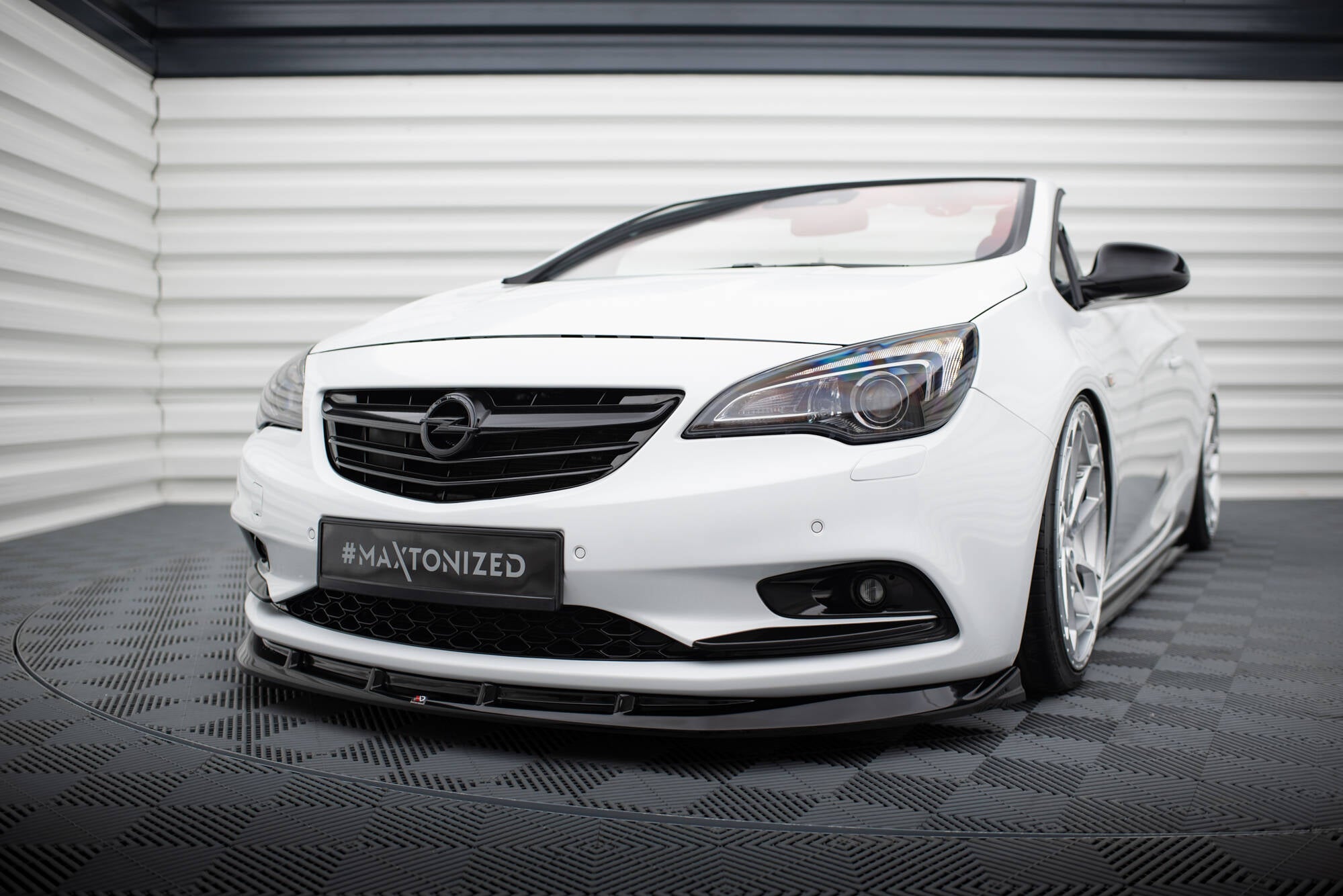 Frontspoiler Lippe, Seitenschweller und Heckdiffusor Satz Opel Cascada