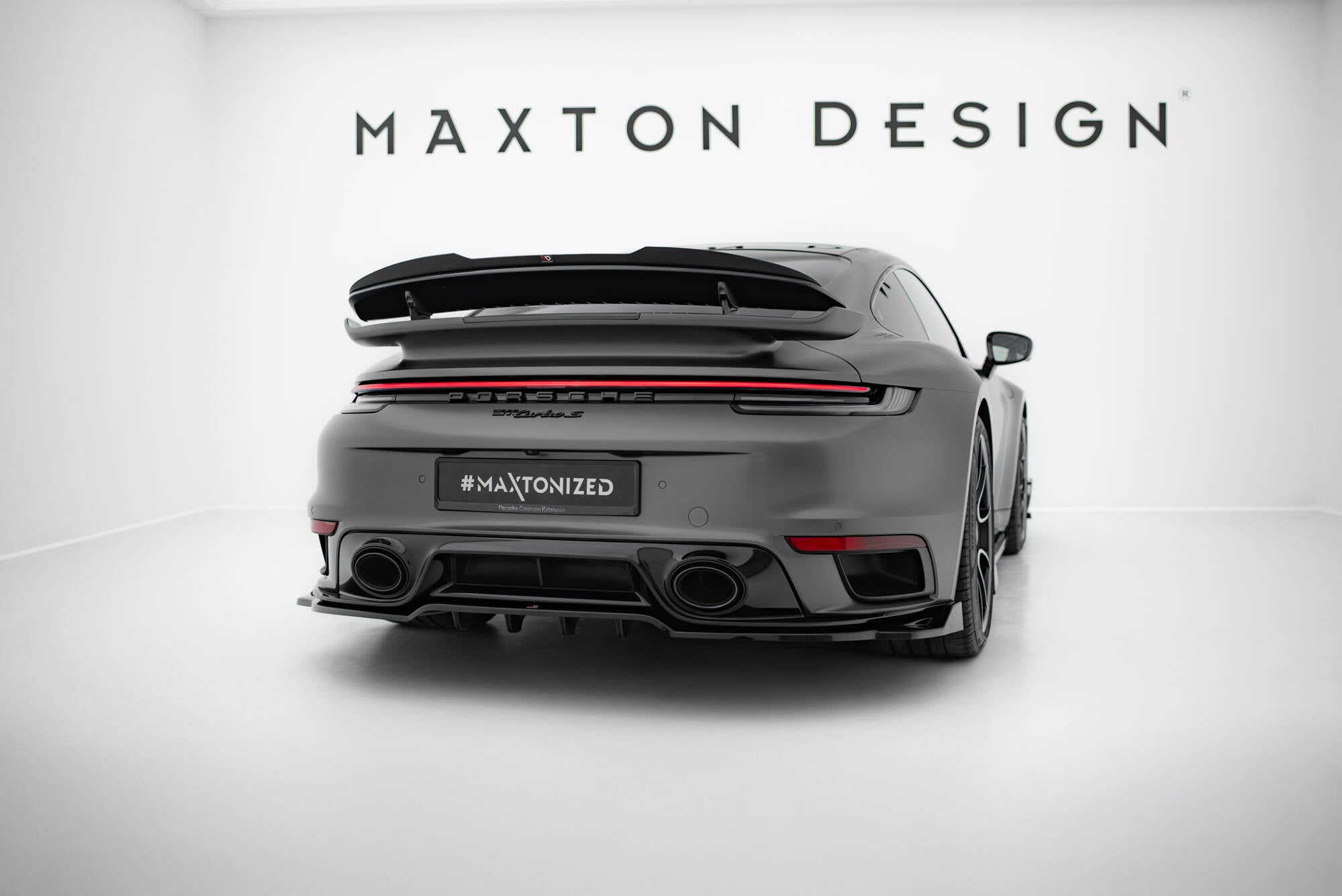Frontspoiler Lippe, Seitenschweller und Heckdiffusor Satz Porsche 911 Turbo S Sport Package 992