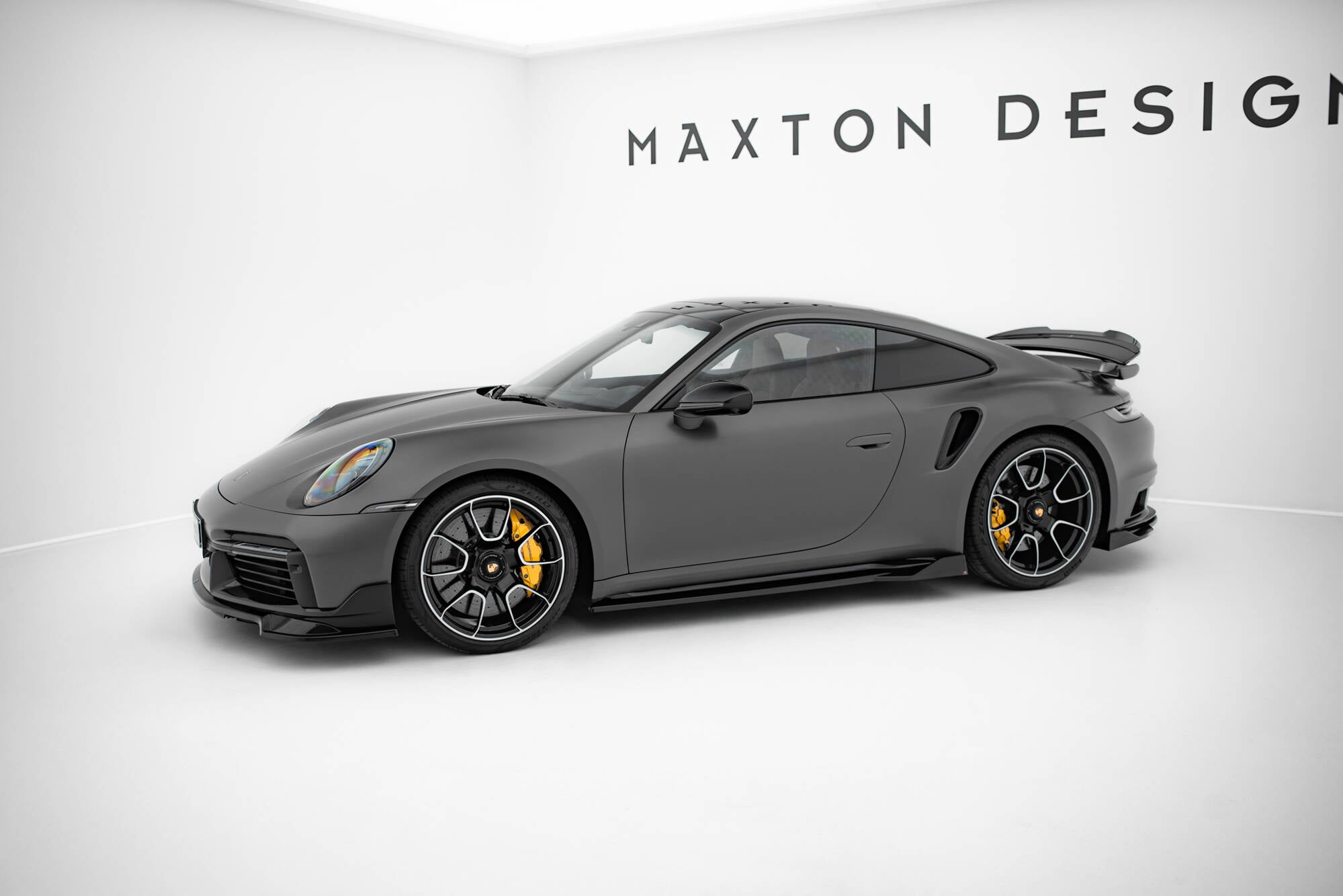 Frontspoiler Lippe, Seitenschweller und Heckdiffusor Satz Porsche 911 Turbo S Sport Package 992