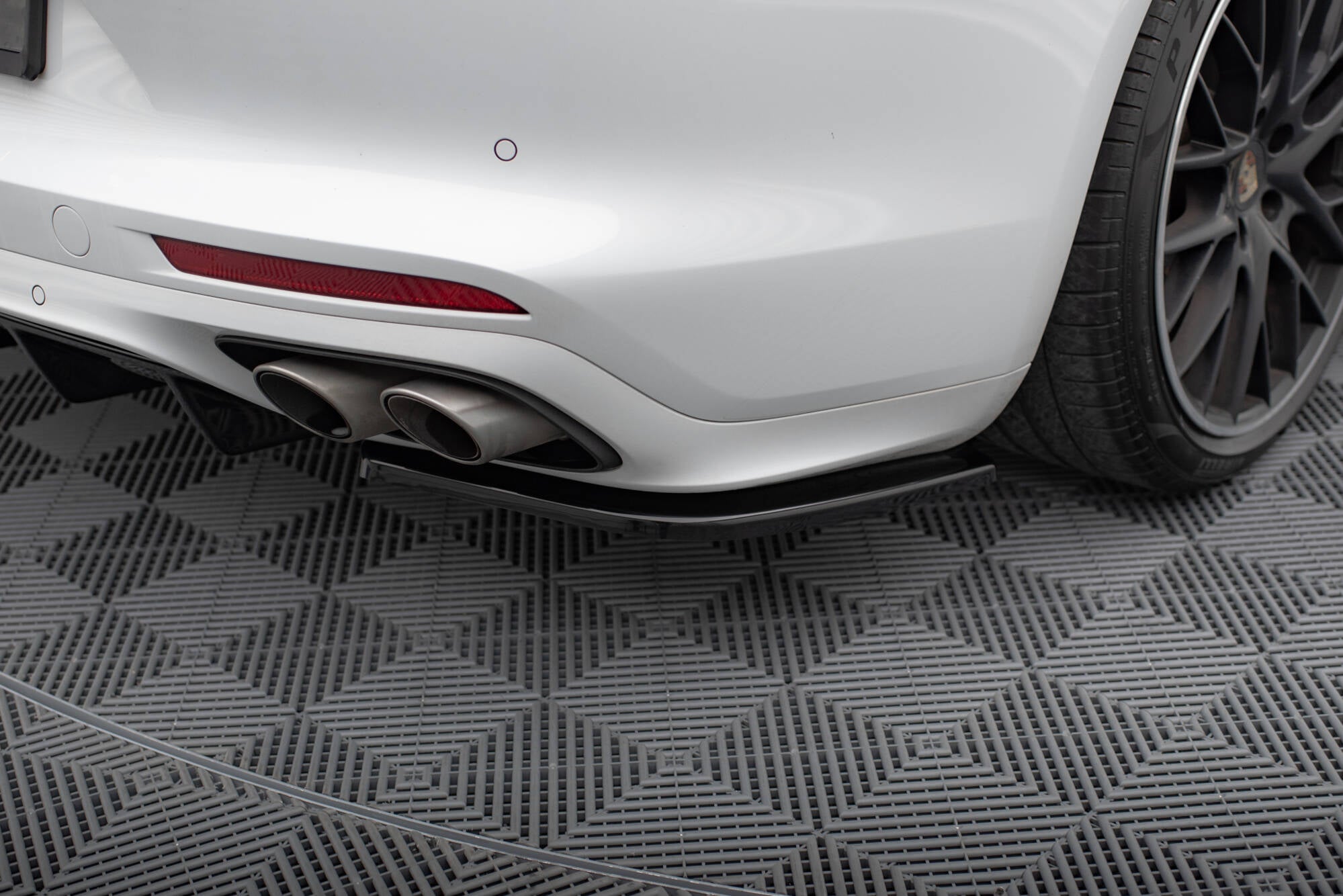 Frontspoiler Lippe Porsche Panamera GTS 971