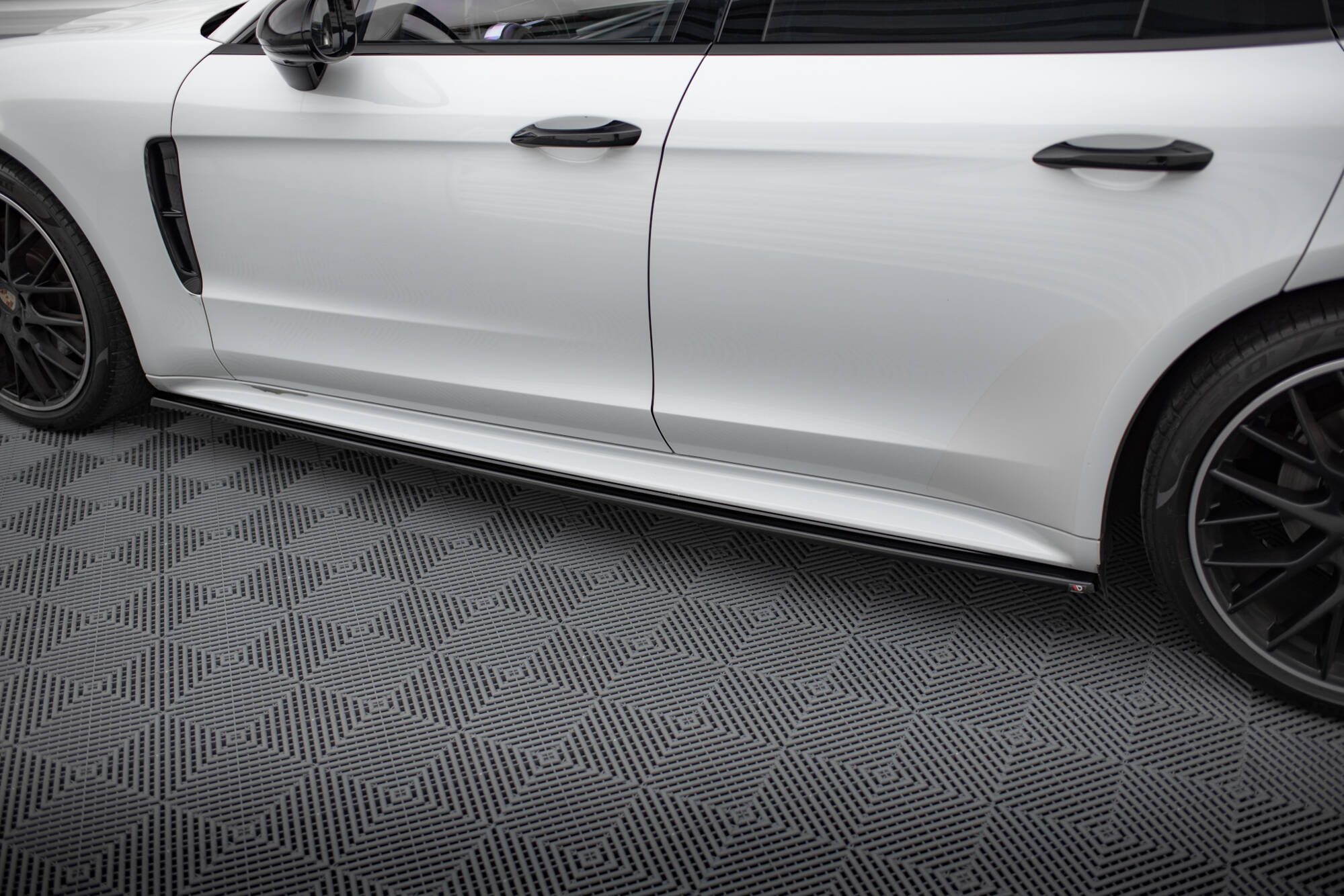 Frontspoiler Lippe Porsche Panamera GTS 971
