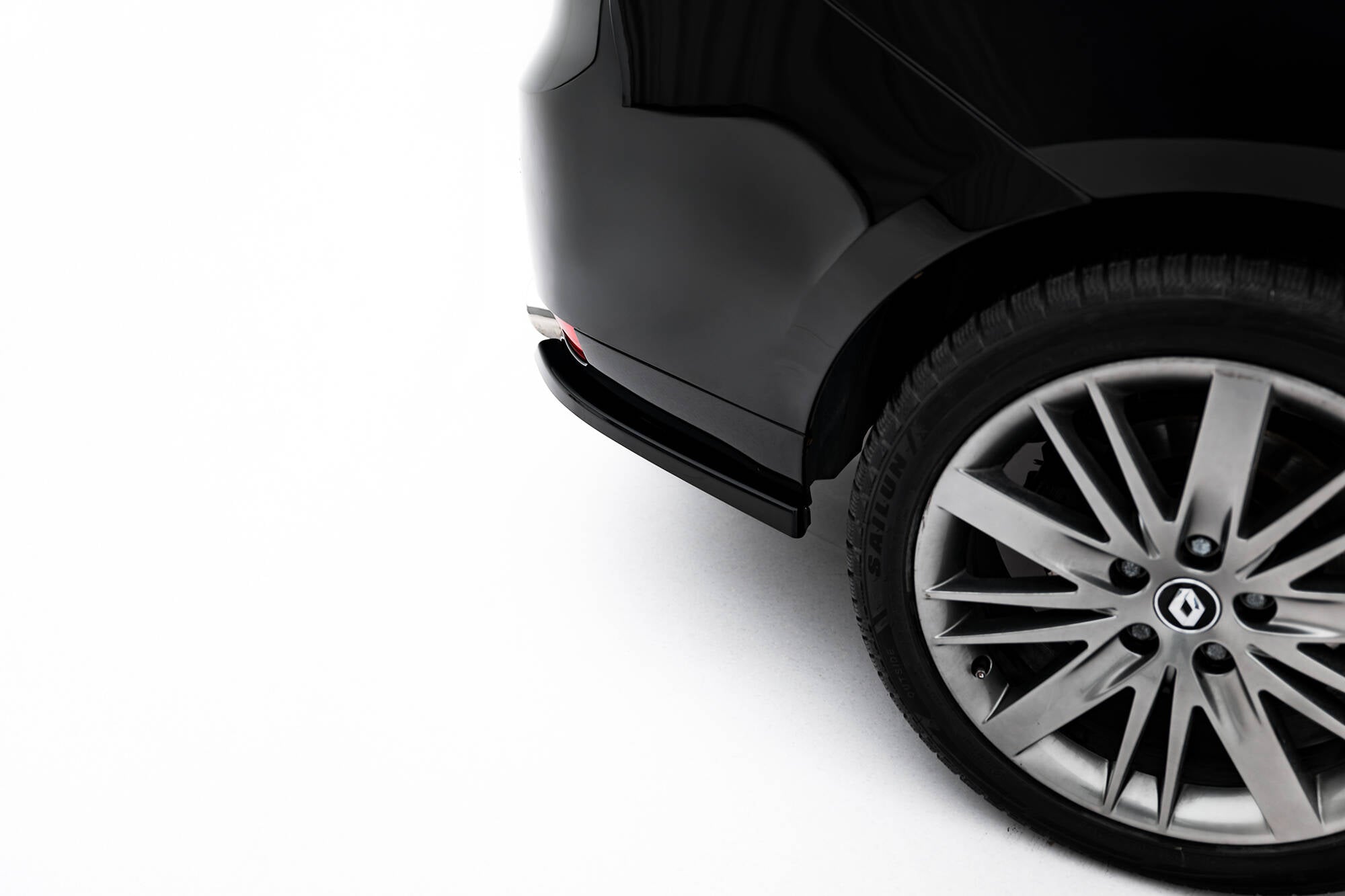 Frontspoiler Lippe, Seitenschweller, Heckdiffusor Satz Renault Laguna Hatchback GT Mk3
