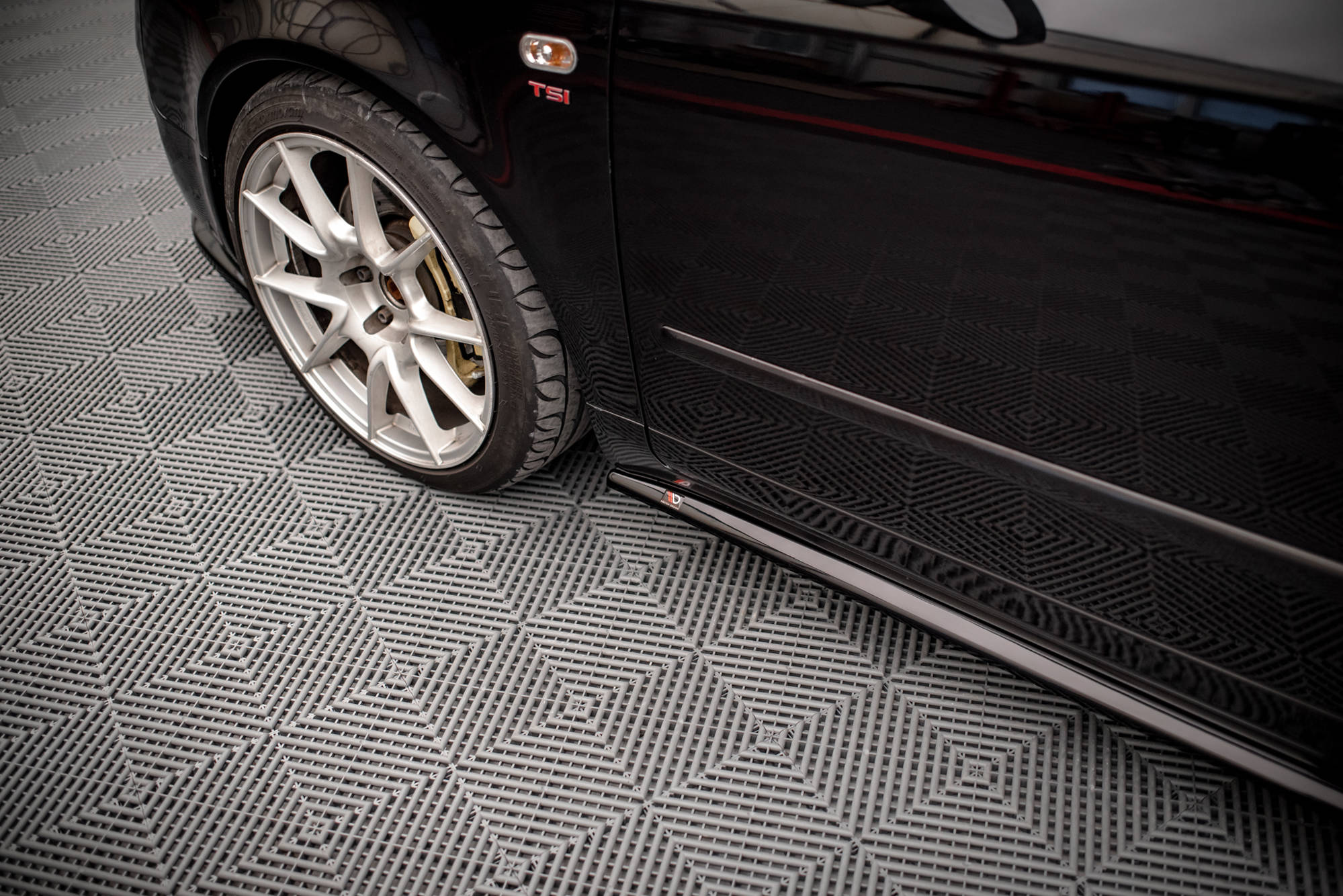 Frontspoiler Lippe, Seitenschweller, Heckdiffusor Seat Exeo Sedan 2008 - 2013