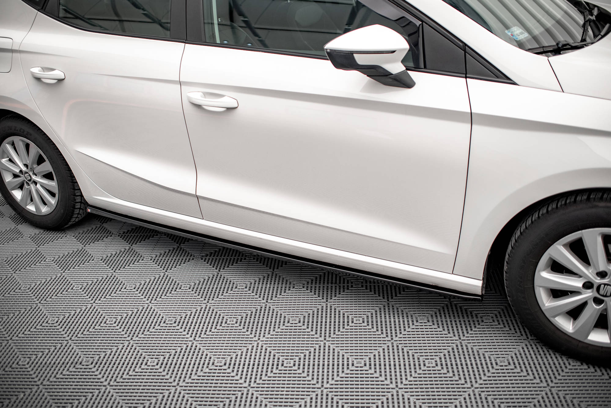 Frontspoiler Lippe, Heckdiffusor und Seitenschweller für Seat Ibiza Mk5