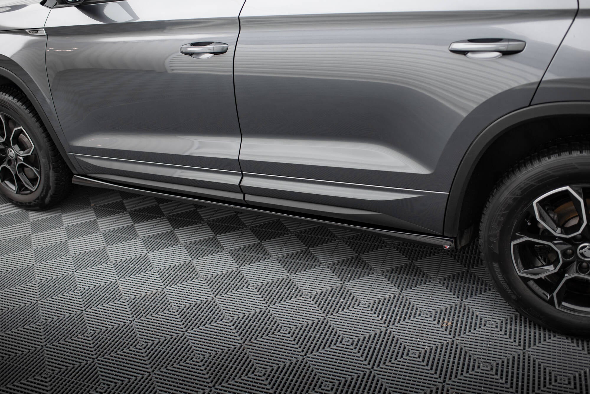 Frontspoiler Lippe, Seitenschweller und Heckdiffusor Skoda Kodiaq Sportline Mk1 Facelift