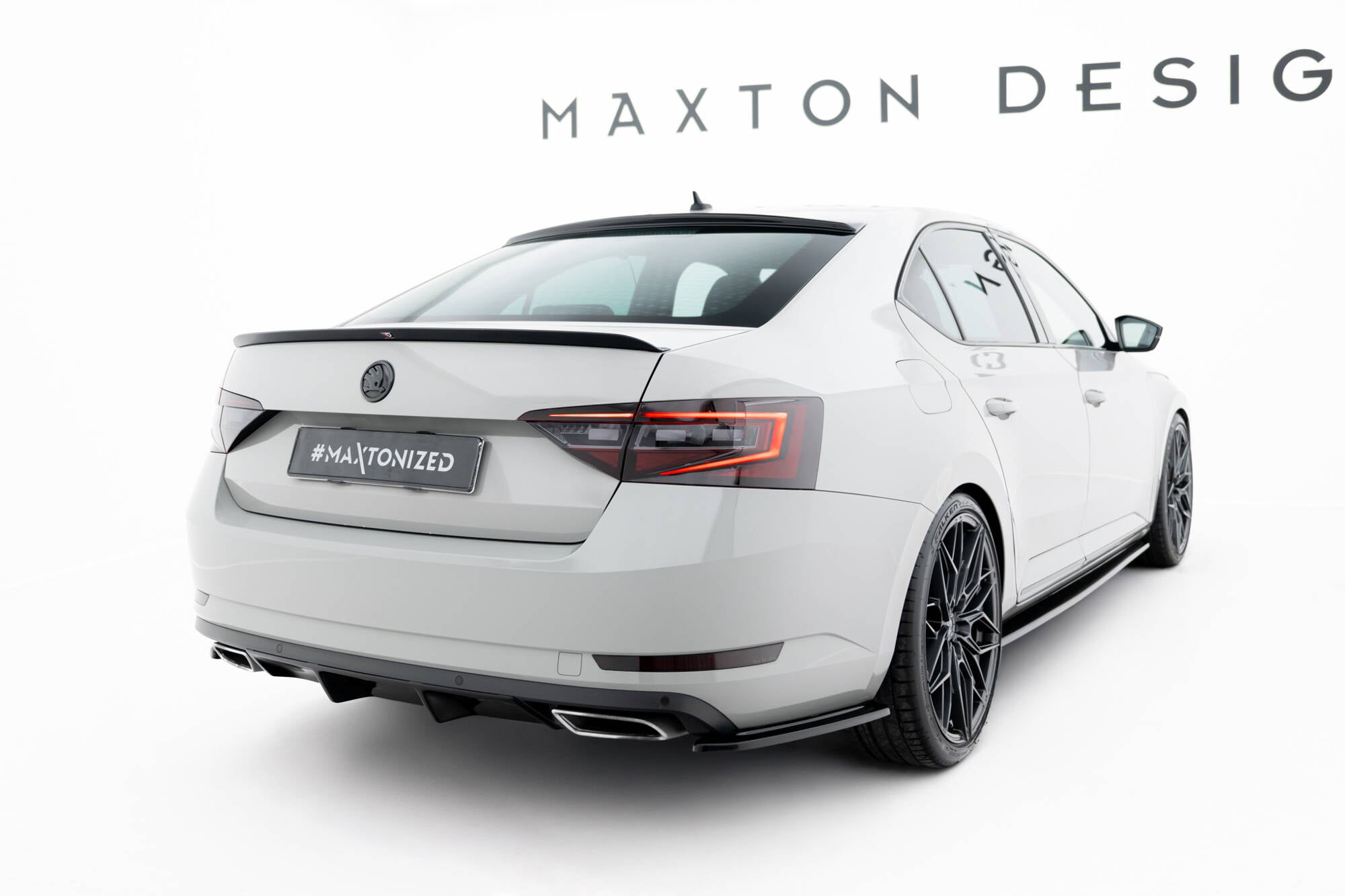 Frontspoiler Lippe, Seitenschweller, Heckdiffusor Skoda Superb Liftback MK3