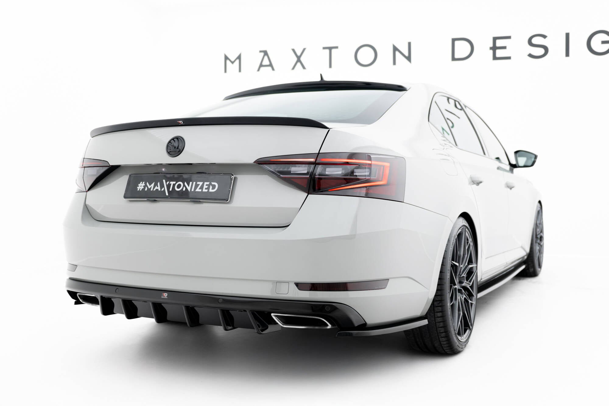 Frontspoiler Lippe, Seitenschweller, Heckdiffusor Skoda Superb Liftback MK3