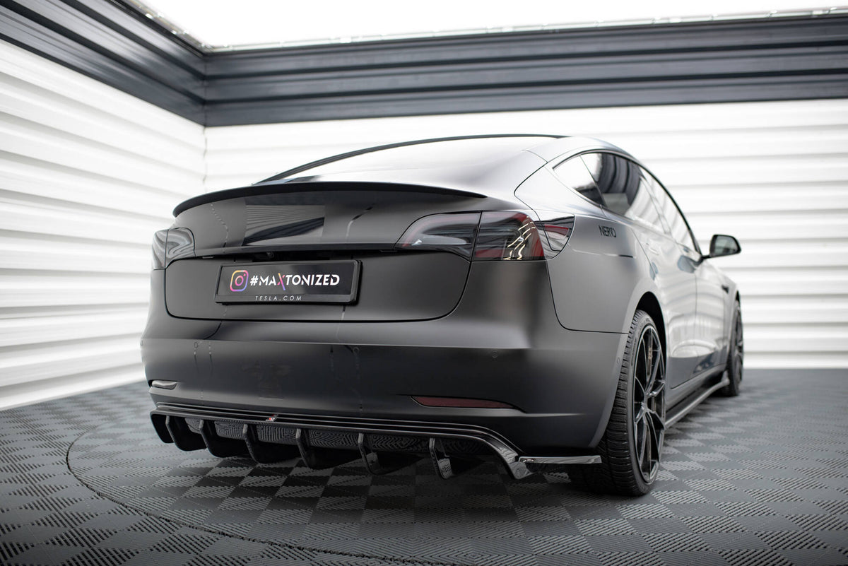 Frontspoiler Lippe, Seitenschweller und Heckdiffusor Satz Tesla Model 3