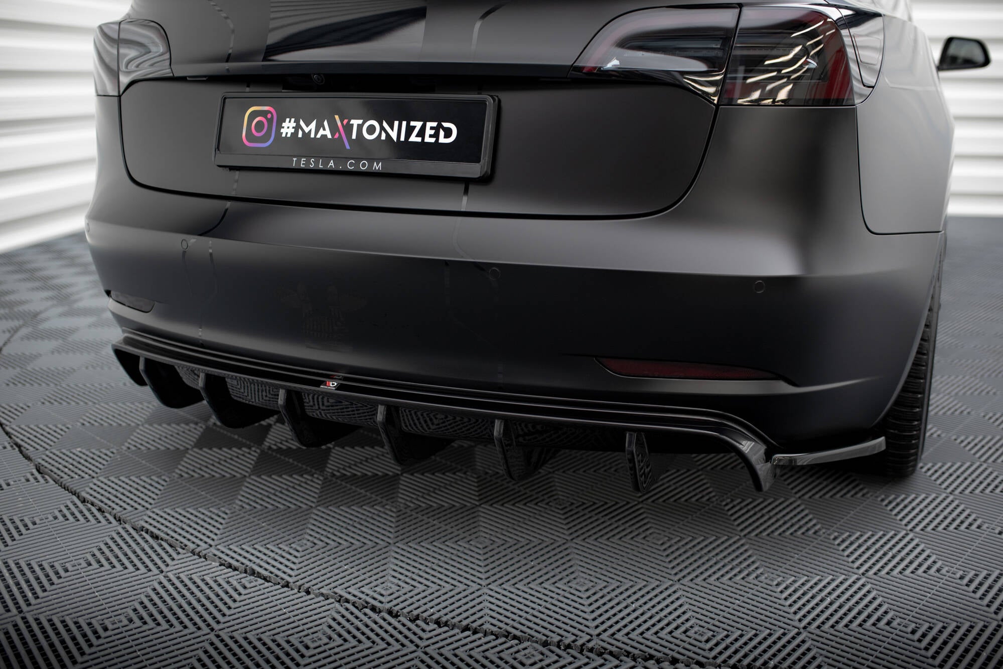 Frontspoiler Lippe, Seitenschweller und Heckdiffusor Satz Tesla Model 3