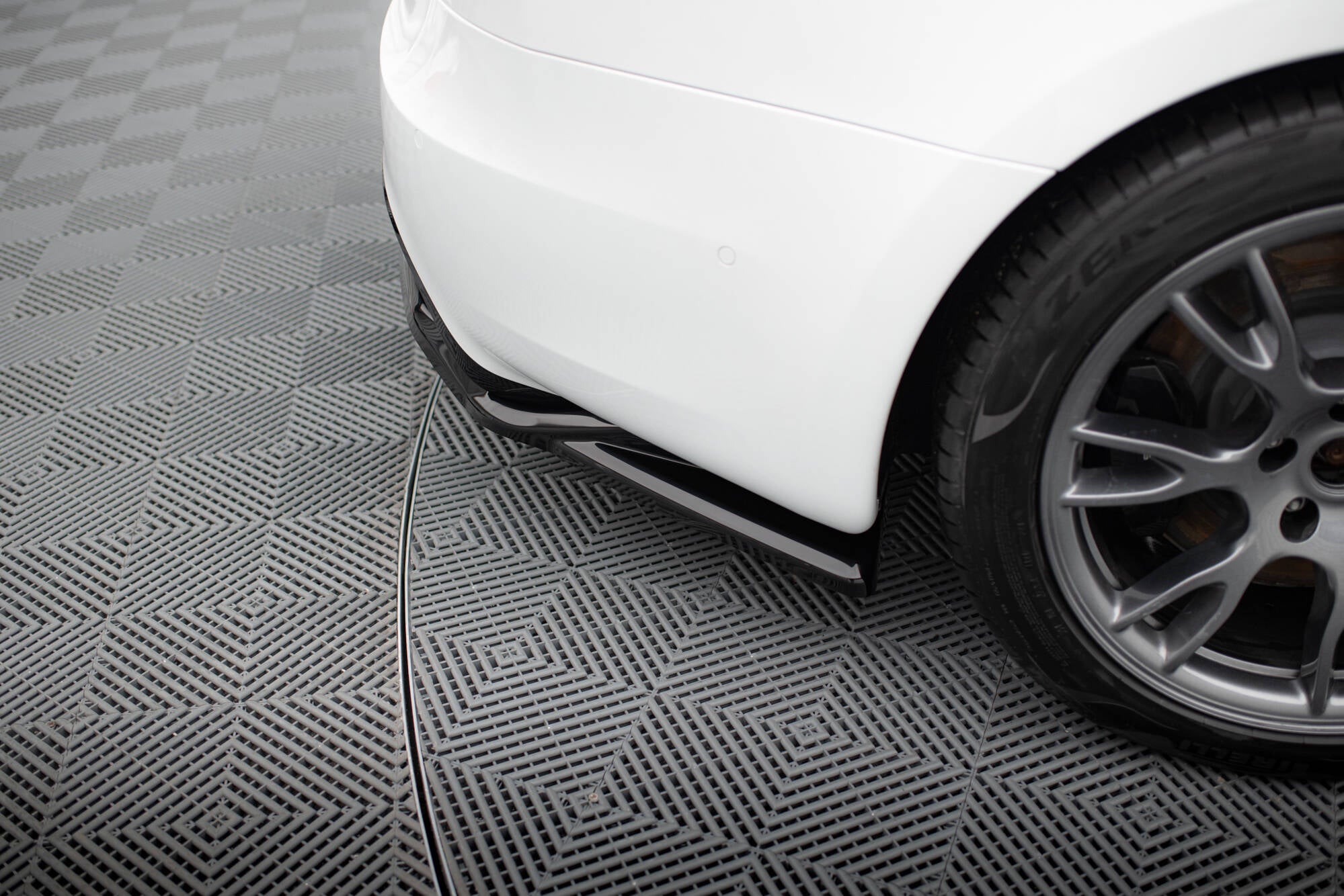 Frontspoiler Lippe, Seitenschweller und Heckdiffusor Satz Tesla Model S Plaid Mk1 Facelift