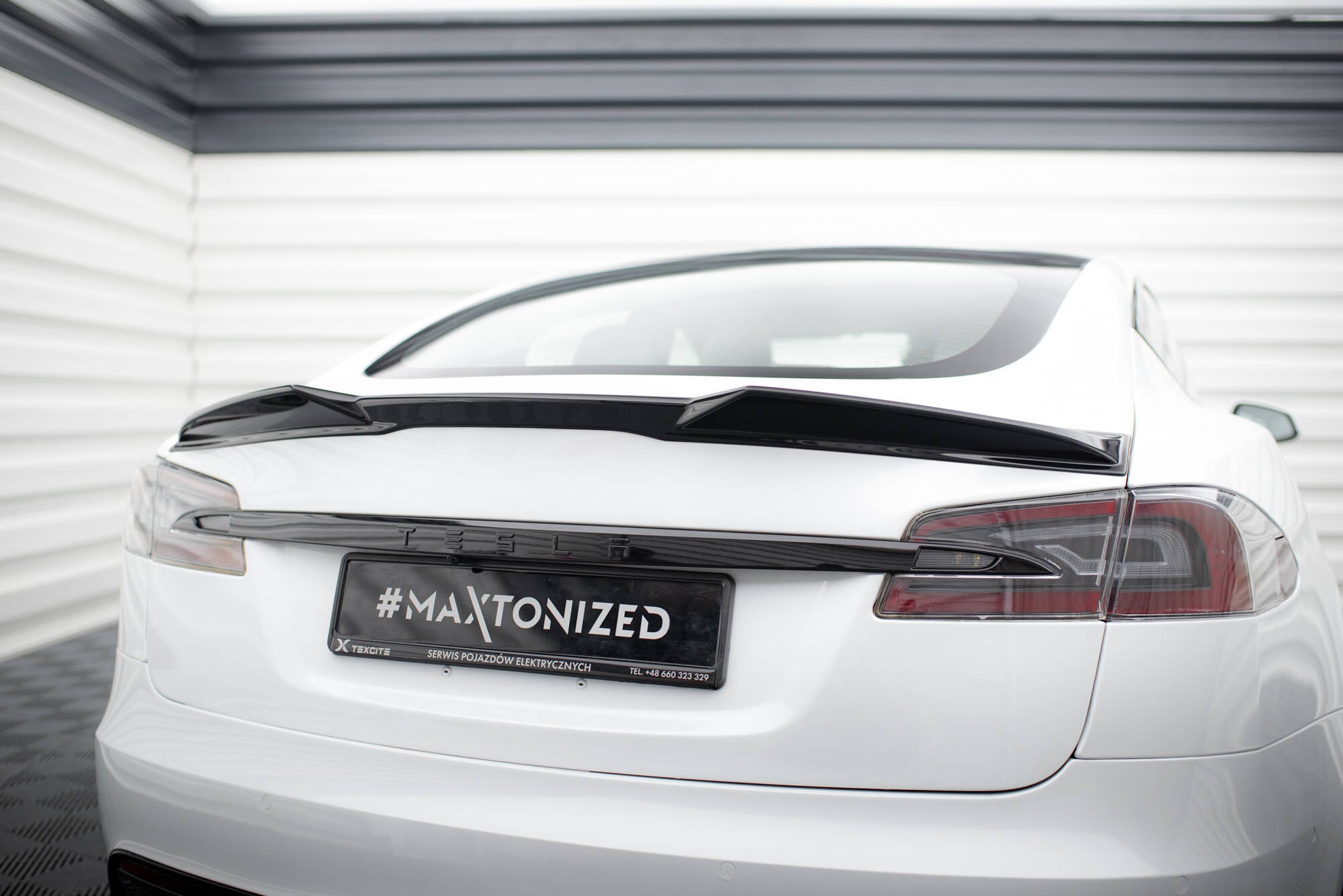 Frontspoiler Lippe, Seitenschweller und Heckdiffusor Satz Tesla Model S Plaid Mk1 Facelift