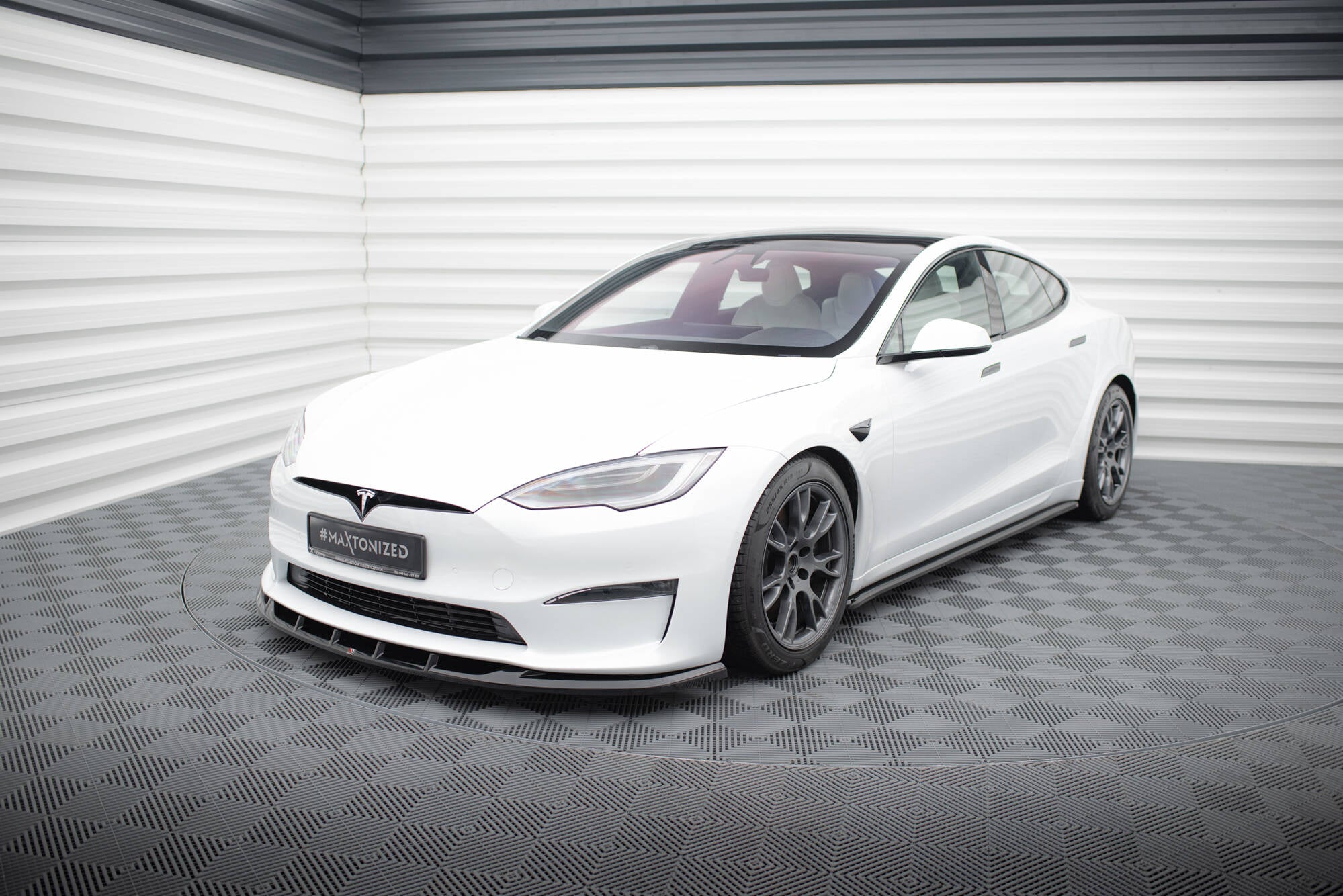 Frontspoiler Lippe, Seitenschweller und Heckdiffusor Satz Tesla Model S Plaid Mk1 Facelift