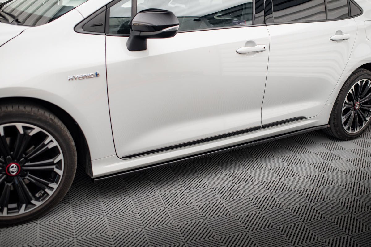 Frontspoiler Lippe, Seitenschweller, Heckdiffusor Toyota Corolla XII Sedan