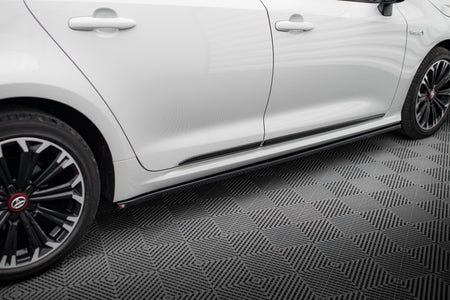 Frontspoiler Lippe, Seitenschweller, Heckdiffusor Toyota Corolla XII Sedan
