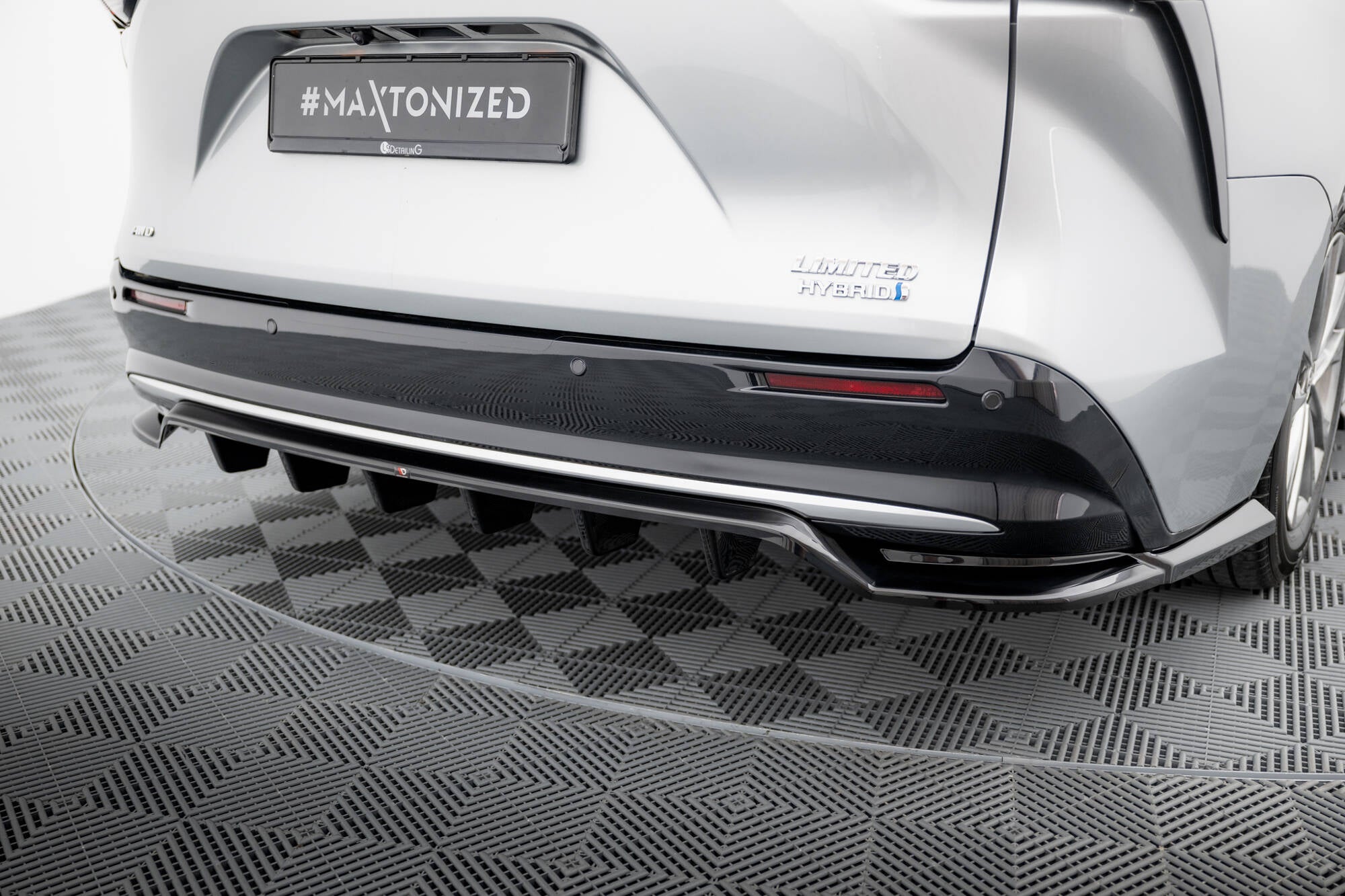 Frontspoiler Lippe, Seitenschweller und Heckdiffusor Satz Toyota Sienna Mk4