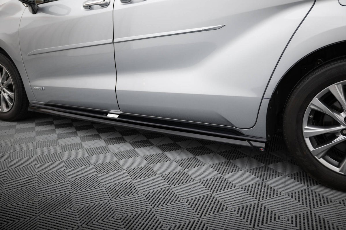 Frontspoiler Lippe, Seitenschweller und Heckdiffusor Satz Toyota Sienna Mk4