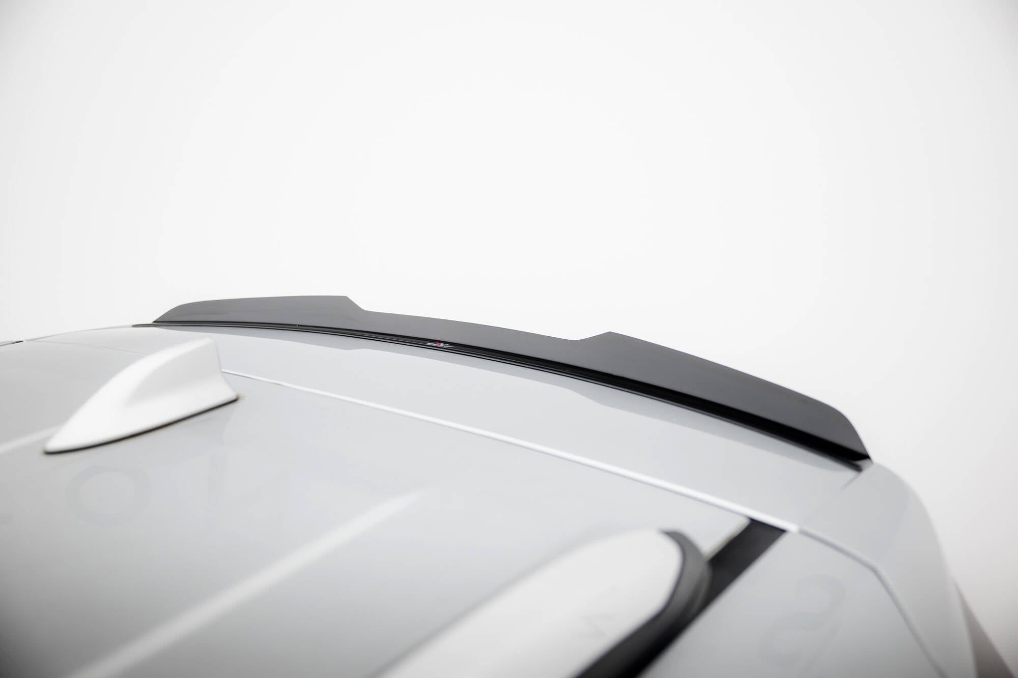 Frontspoiler Lippe, Seitenschweller und Heckdiffusor Satz Toyota Sienna Mk4
