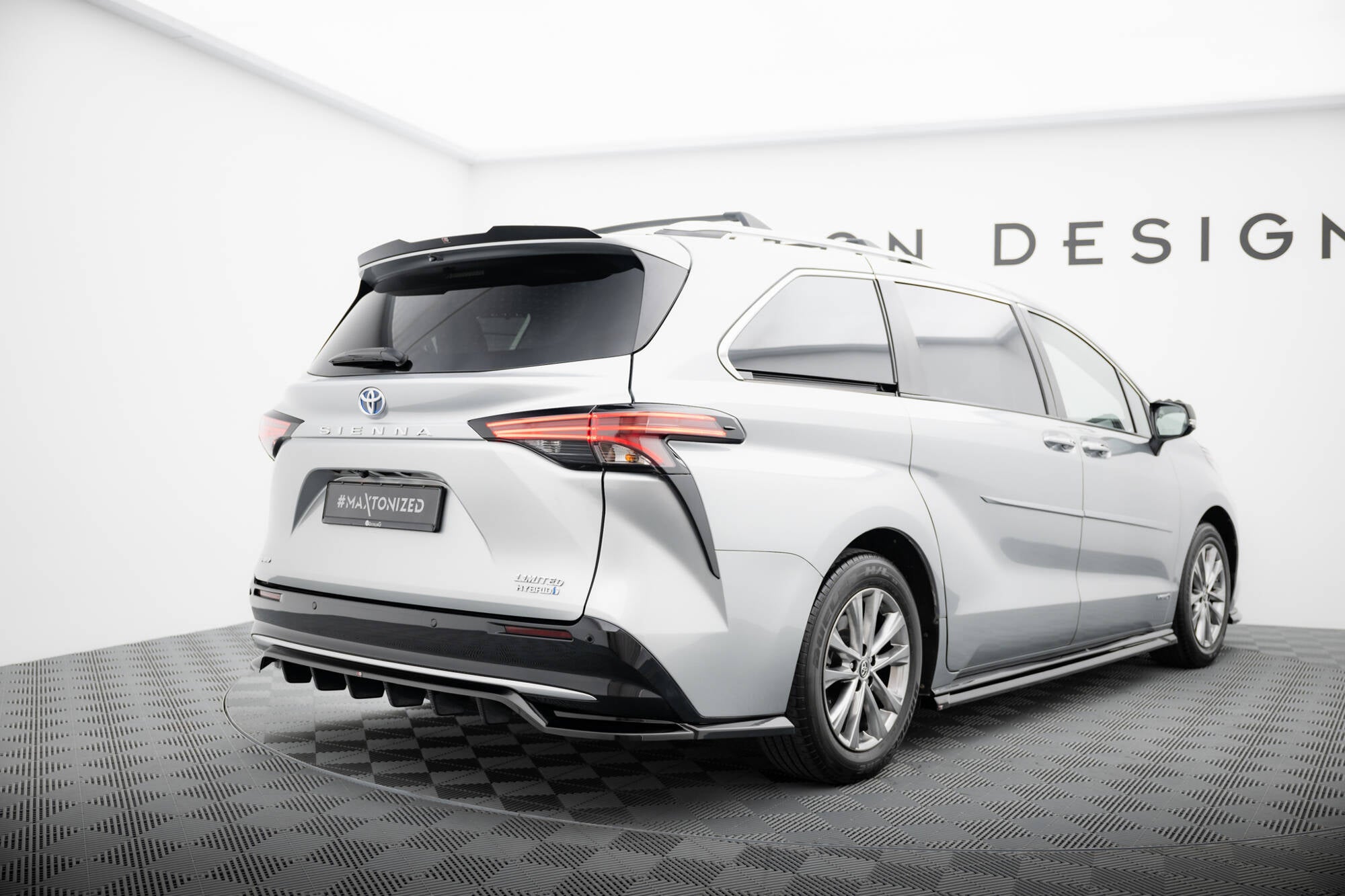 Frontspoiler Lippe, Seitenschweller und Heckdiffusor Satz Toyota Sienna Mk4