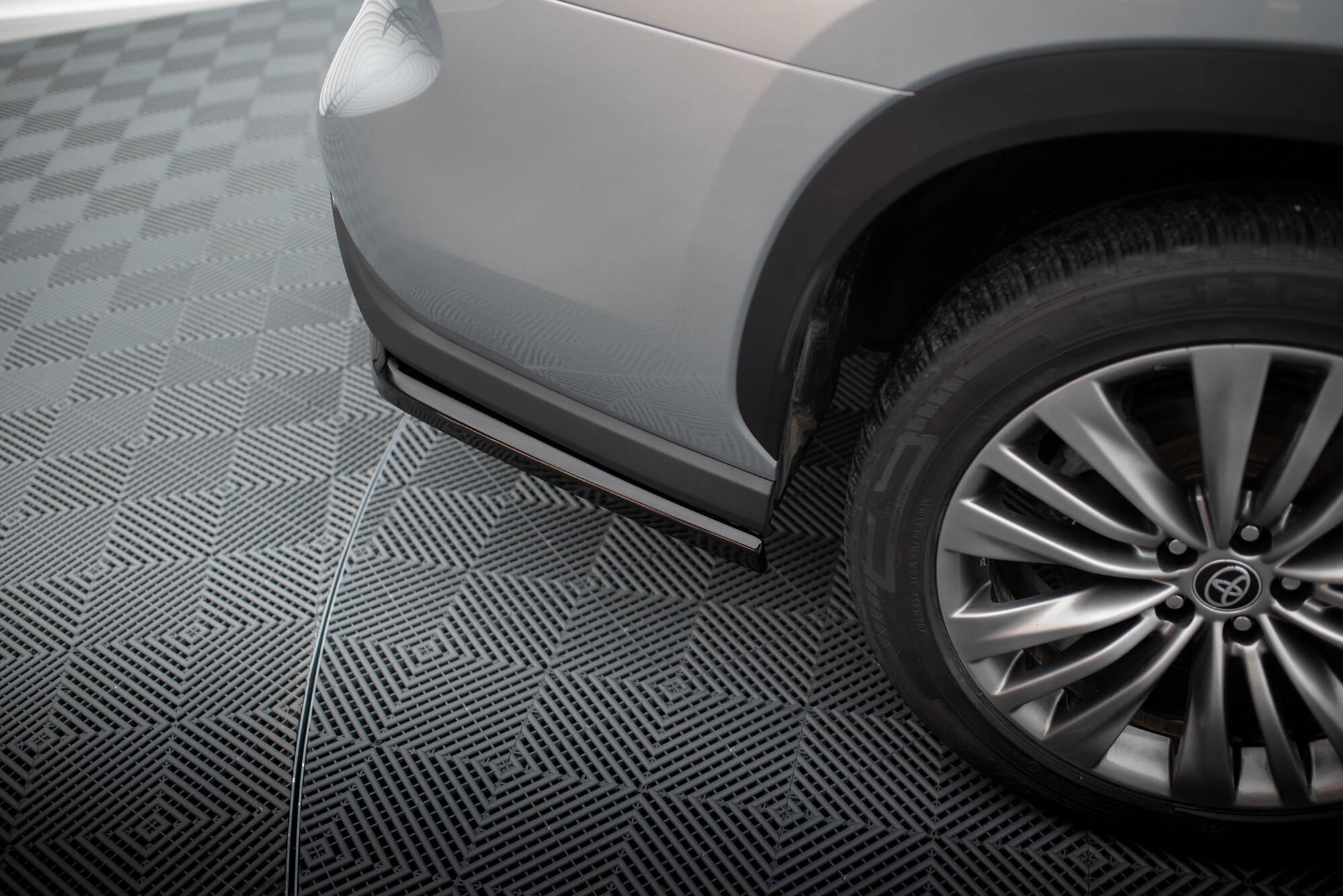 Frontspoiler Lippe V.1 Toyota Highlander Mk4