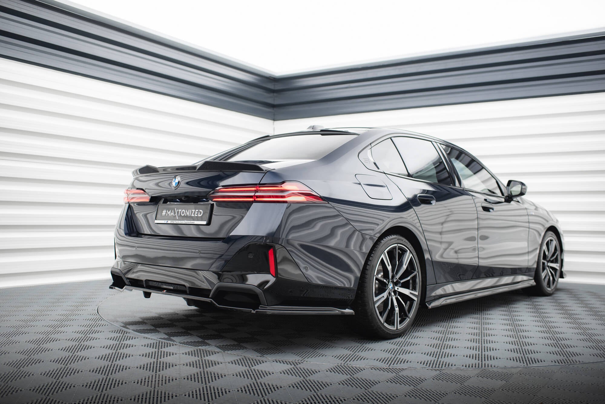 Frontspoiler Lippe + Seitenschweller + Heckdiffusor Satz V.2 BMW 5 M-Pack G60