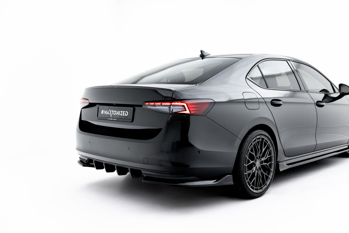 Frontspoiler Lippe, Seitenschweller, Heckdiffusor V.2 Skoda Superb Sportline MK4