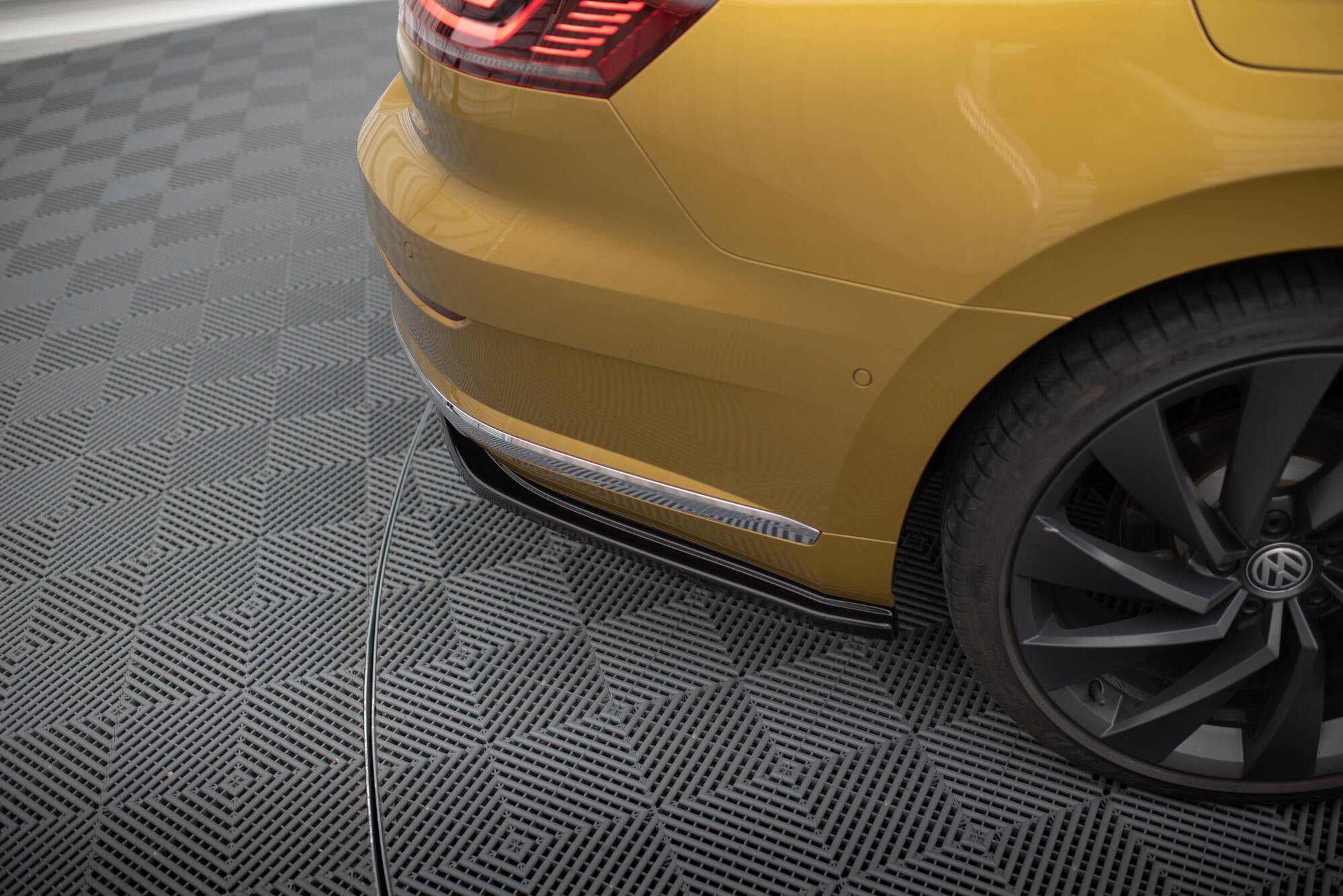 Frontspoiler Lippe, Seitenschweller, Heckdiffusor Satz Volkswagen Arteon R-Line 2017-2020
