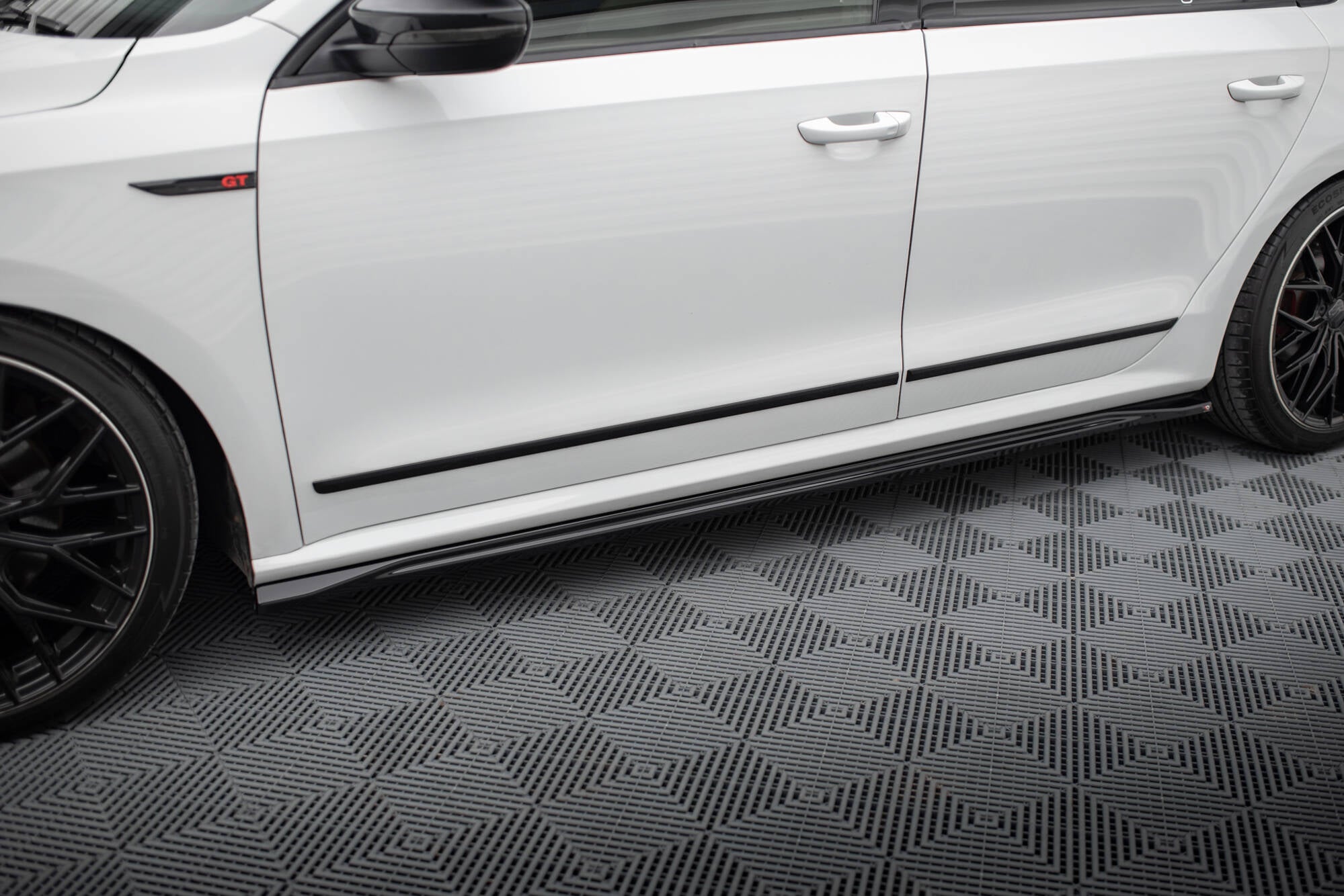 Frontspoiler Lippe Volkswagen Passat GT B8 Facelift USA