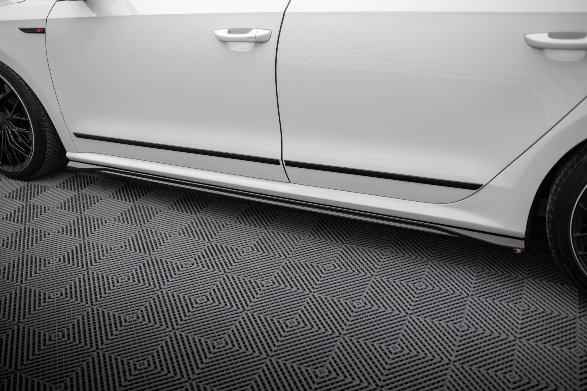 Frontspoiler Lippe Volkswagen Passat GT B8 Facelift USA