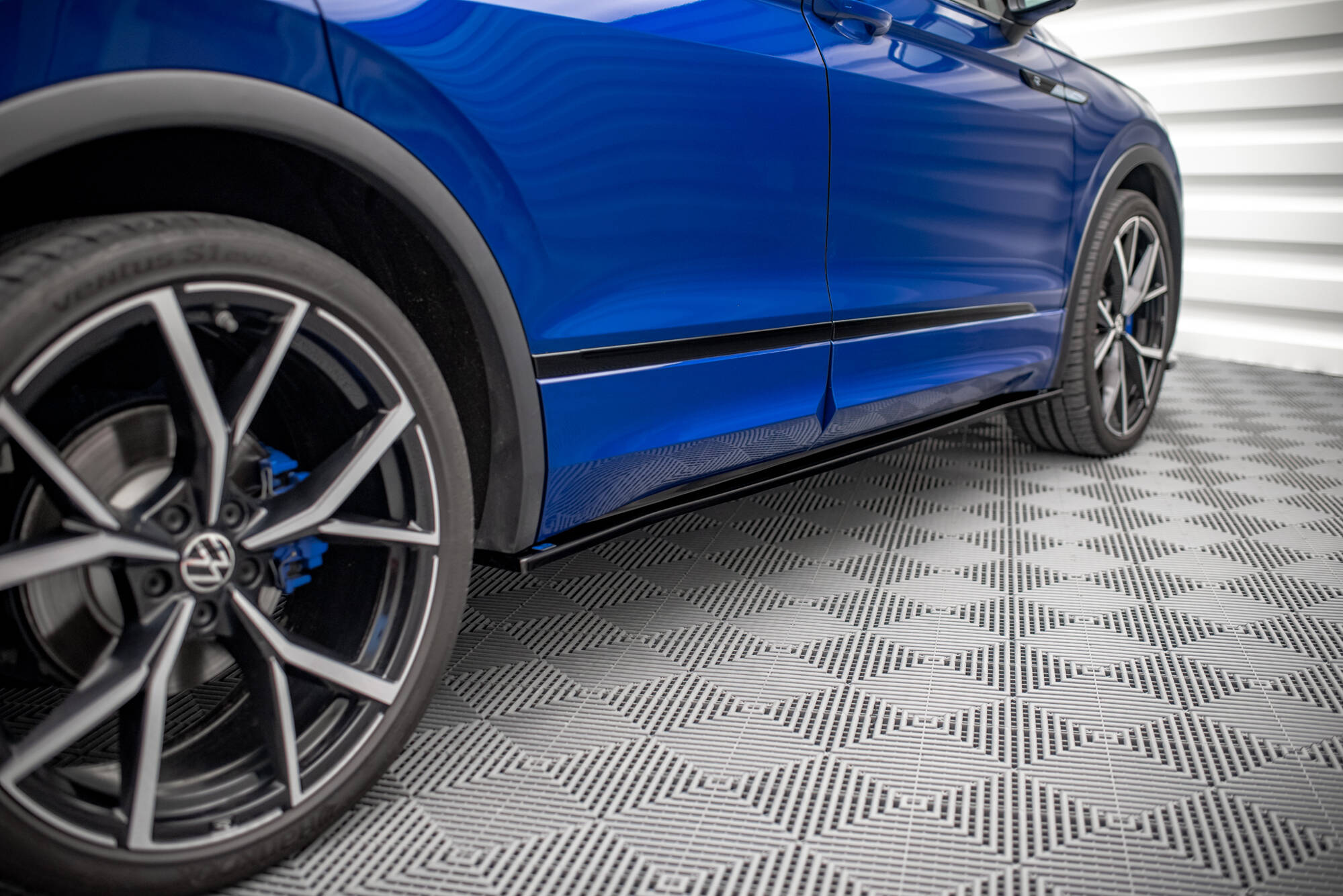 Frontspoiler Lippe, Seitenschweller, Heckdiffusor Volkswagen Tiguan R MK2 Facelift