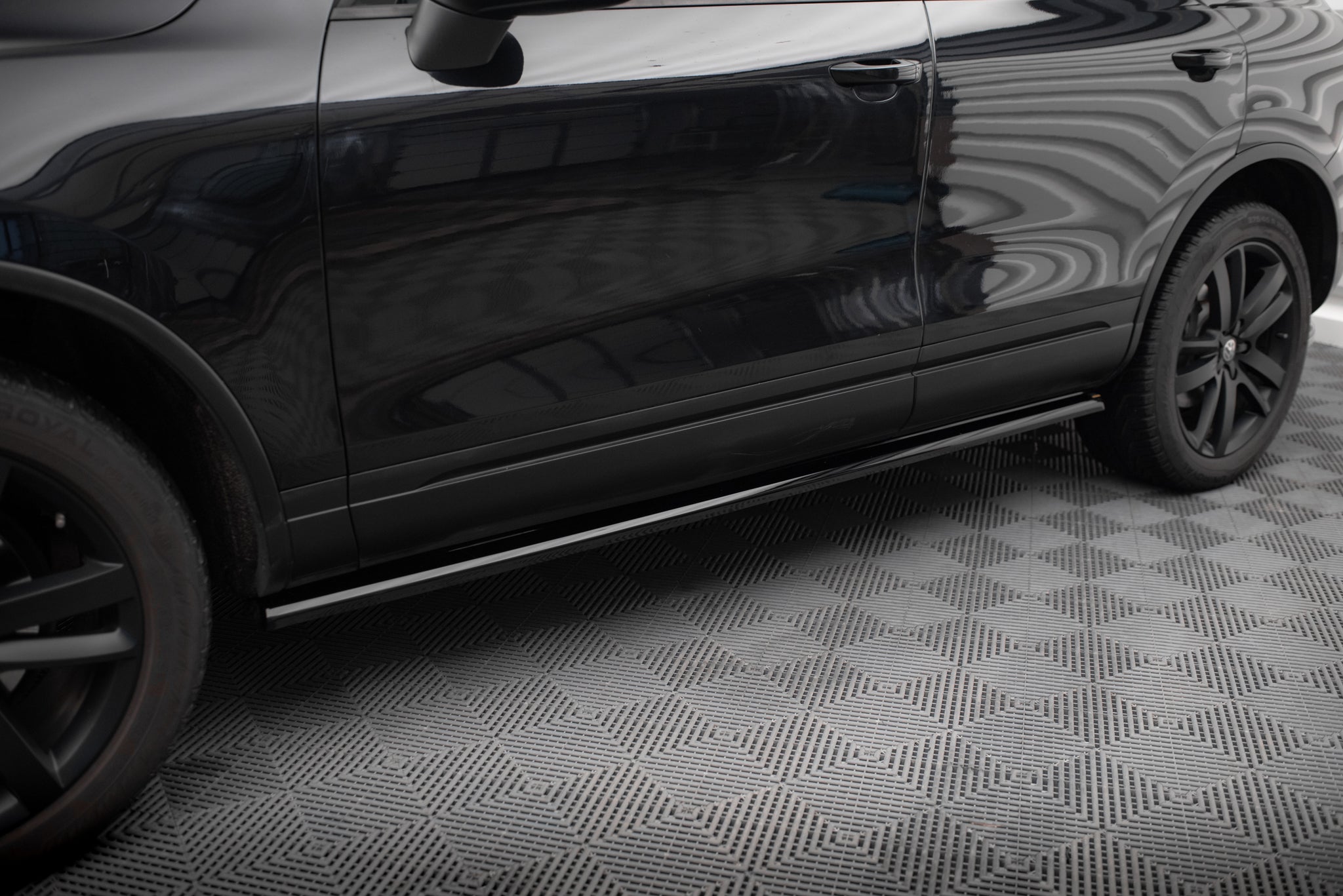 Frontspoiler Lippe, Seitenschweller, Heckdiffusor Volkswagen Touareg MK2