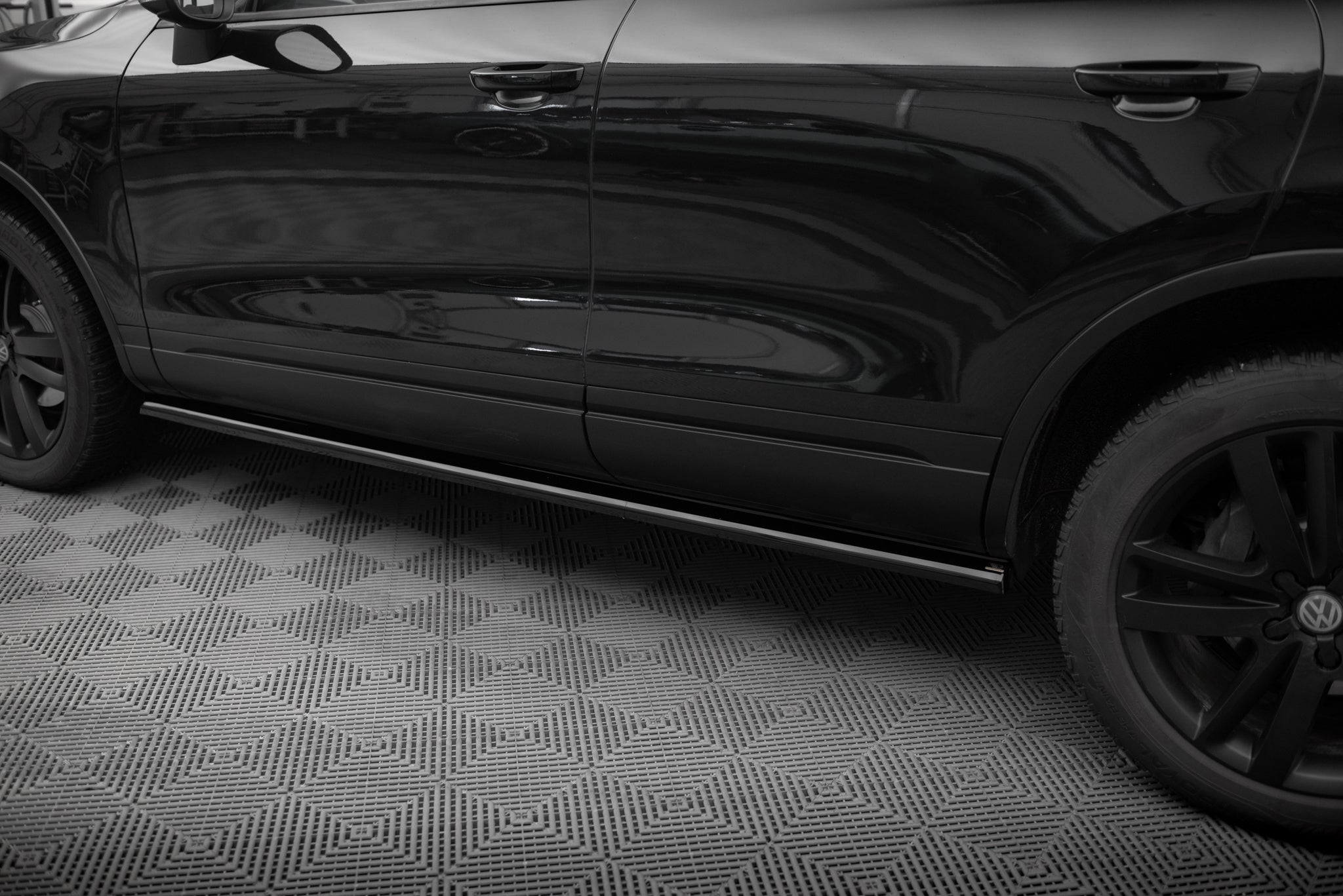 Frontspoiler Lippe, Seitenschweller, Heckdiffusor Volkswagen Touareg MK2