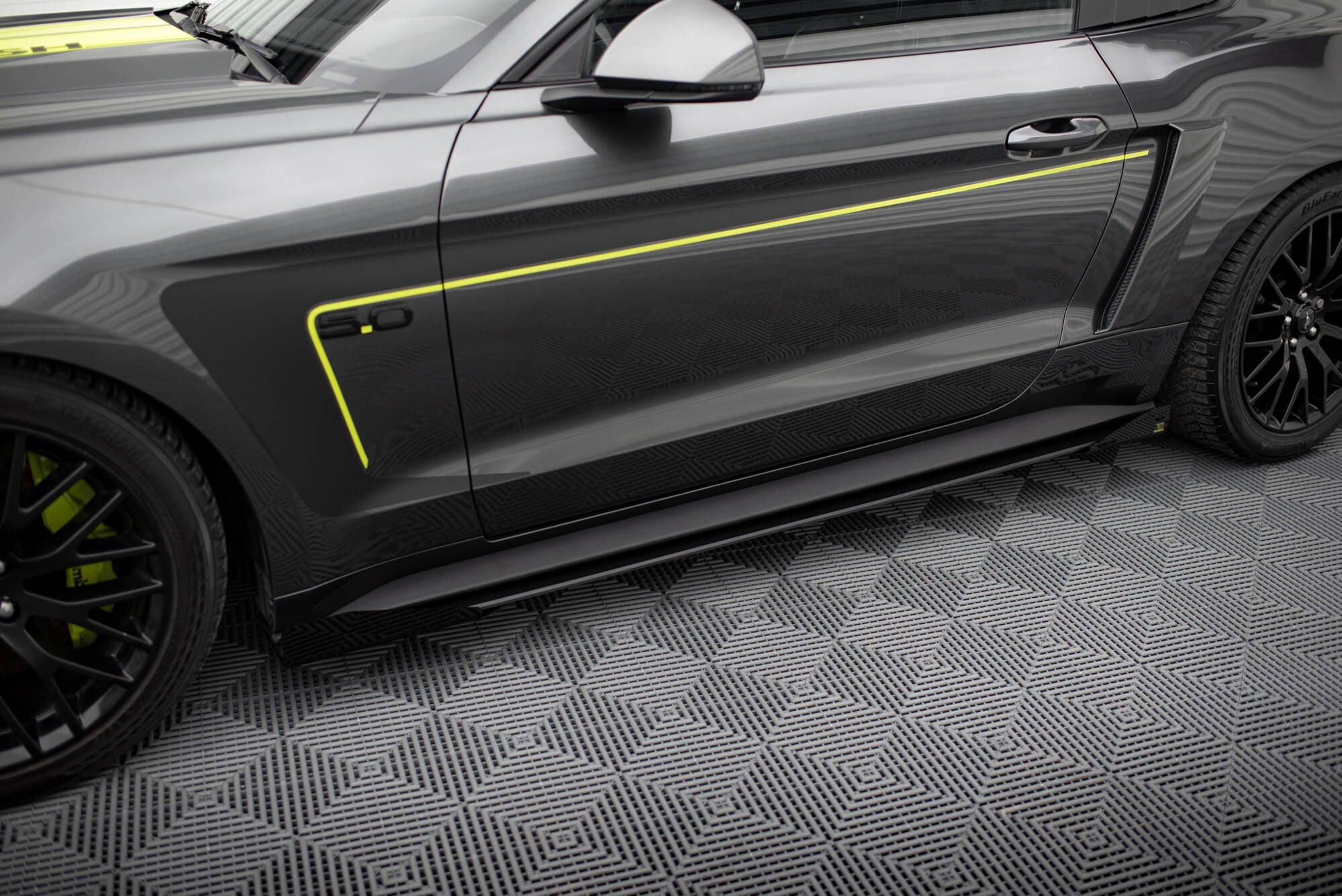 Heckseiten Flaps Ford Mustang GT MK6