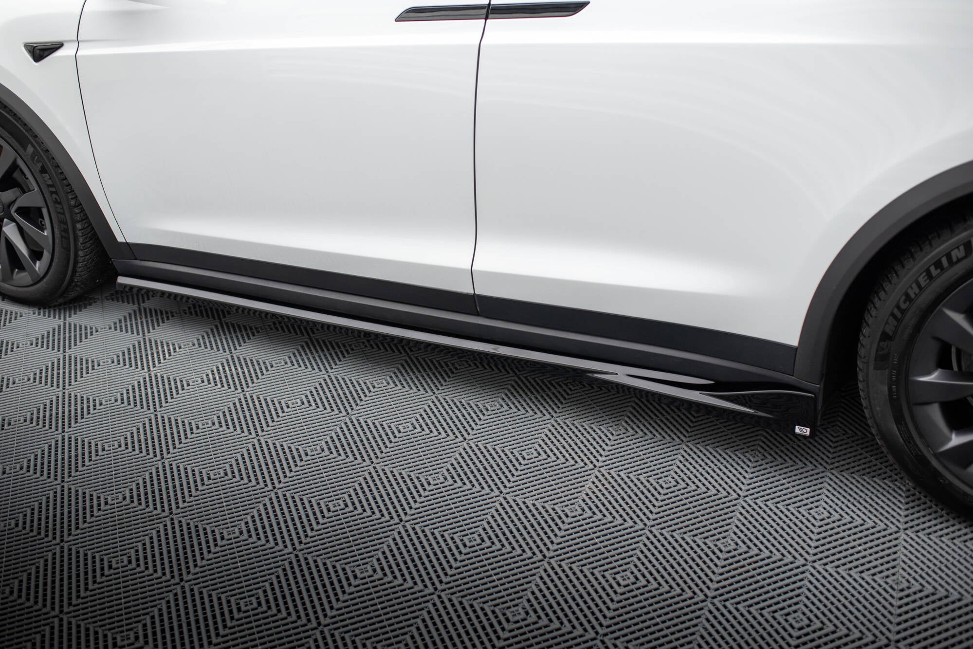 Seitenschweller Tesla Model X Mk1 Facelift